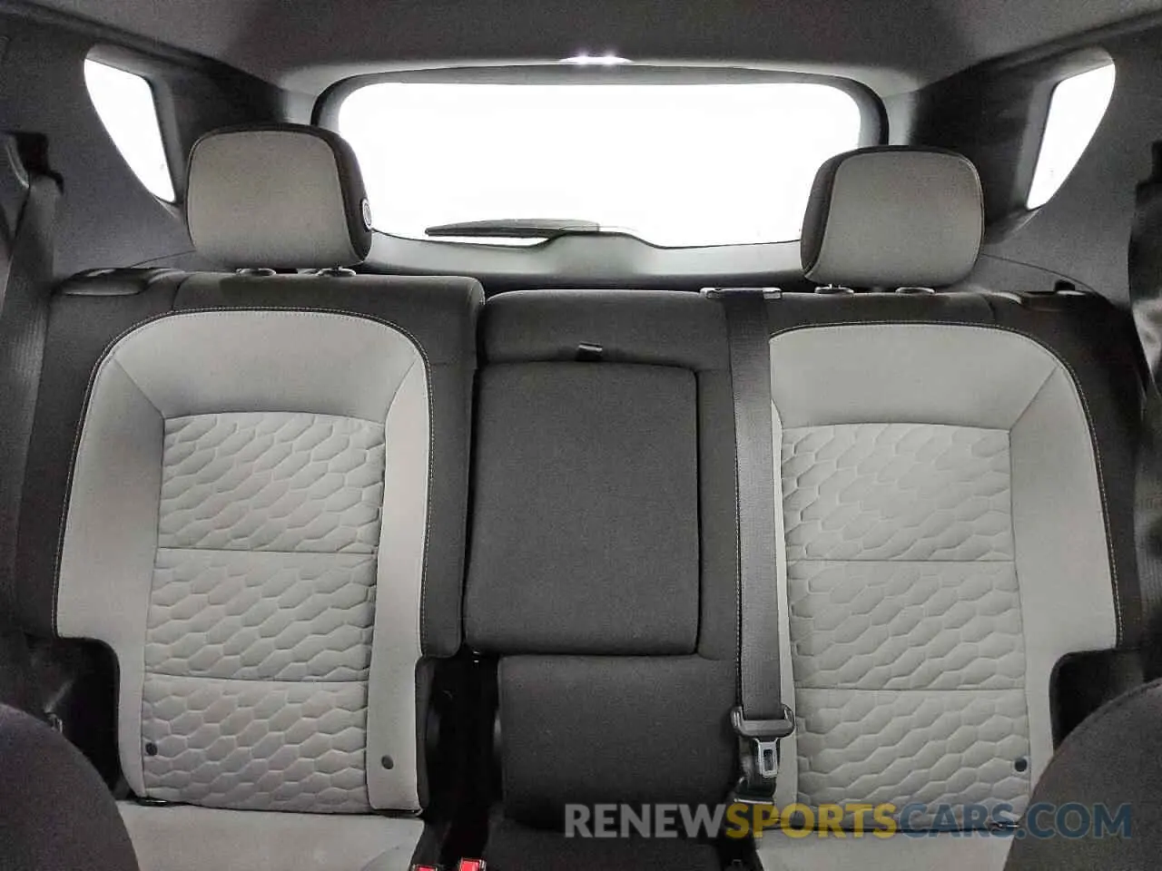 10 Photograph of a damaged car 2GNAXSEV0L6126524 CHEVROLET EQUINOX 2020