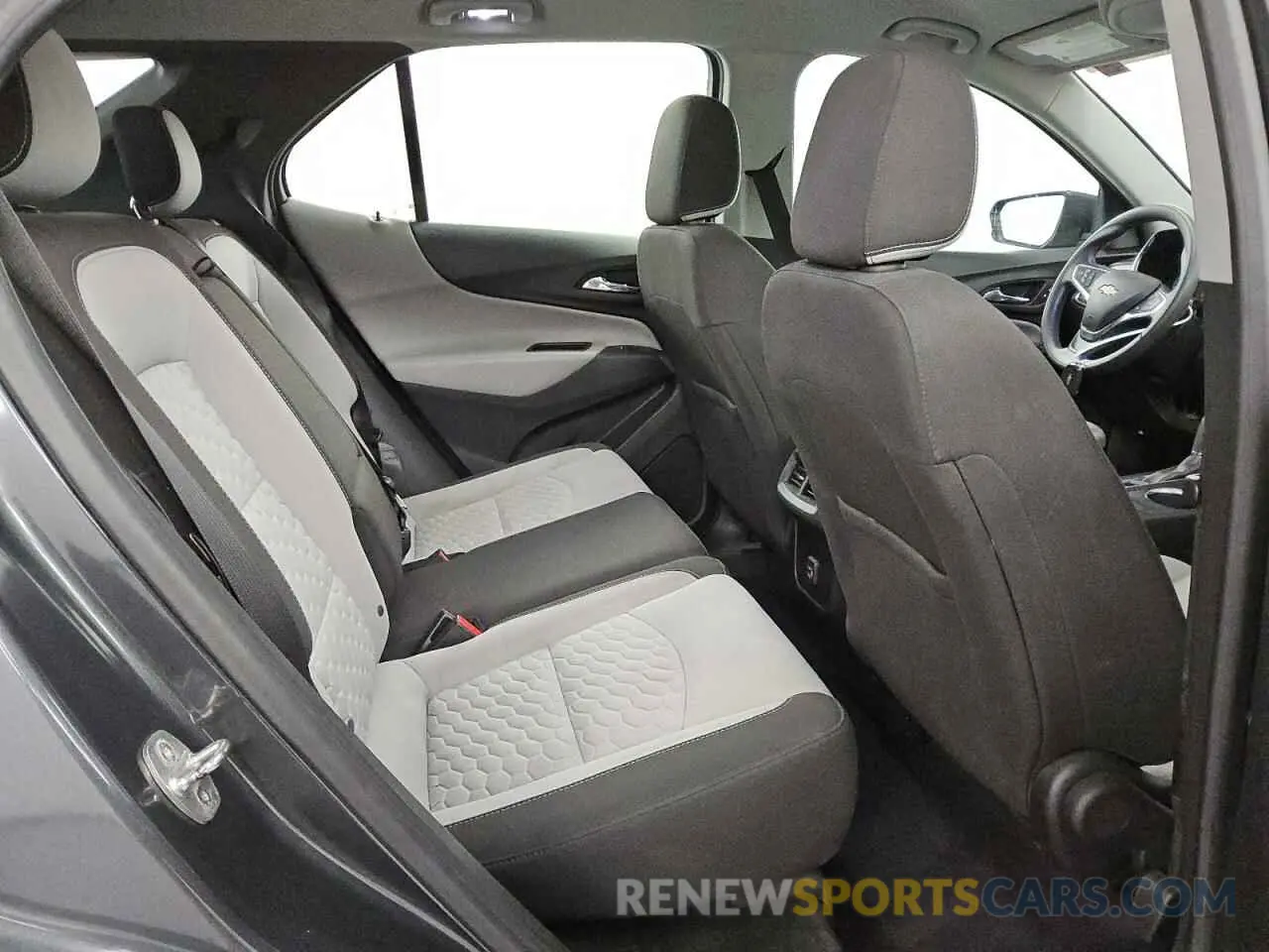 11 Photograph of a damaged car 2GNAXSEV0L6126524 CHEVROLET EQUINOX 2020