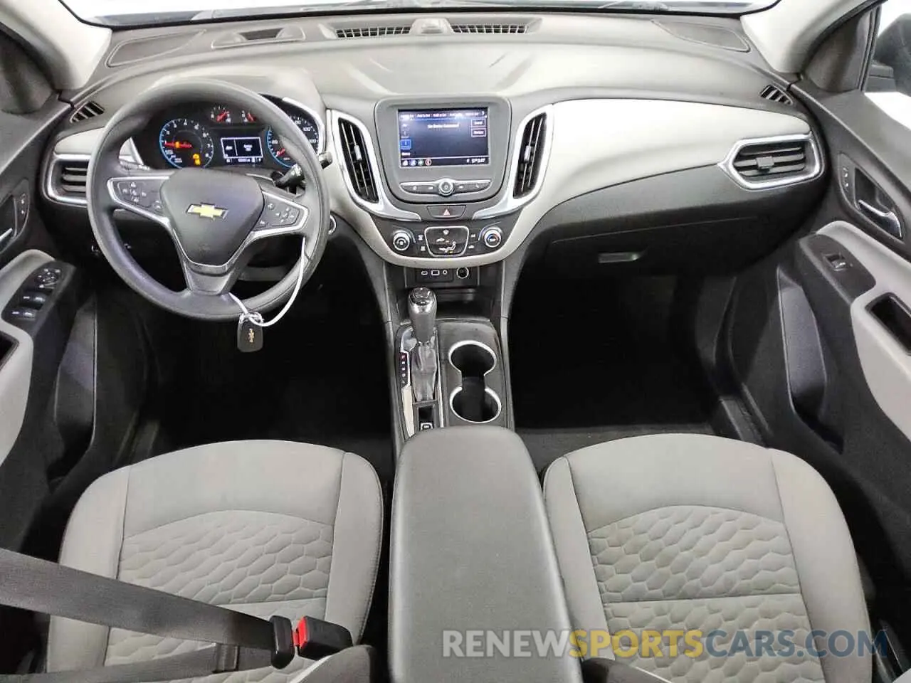 8 Photograph of a damaged car 2GNAXSEV0L6126524 CHEVROLET EQUINOX 2020