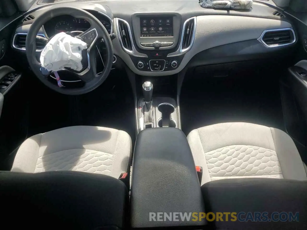 8 Photograph of a damaged car 2GNAXSEV0L6130721 CHEVROLET EQUINOX 2020