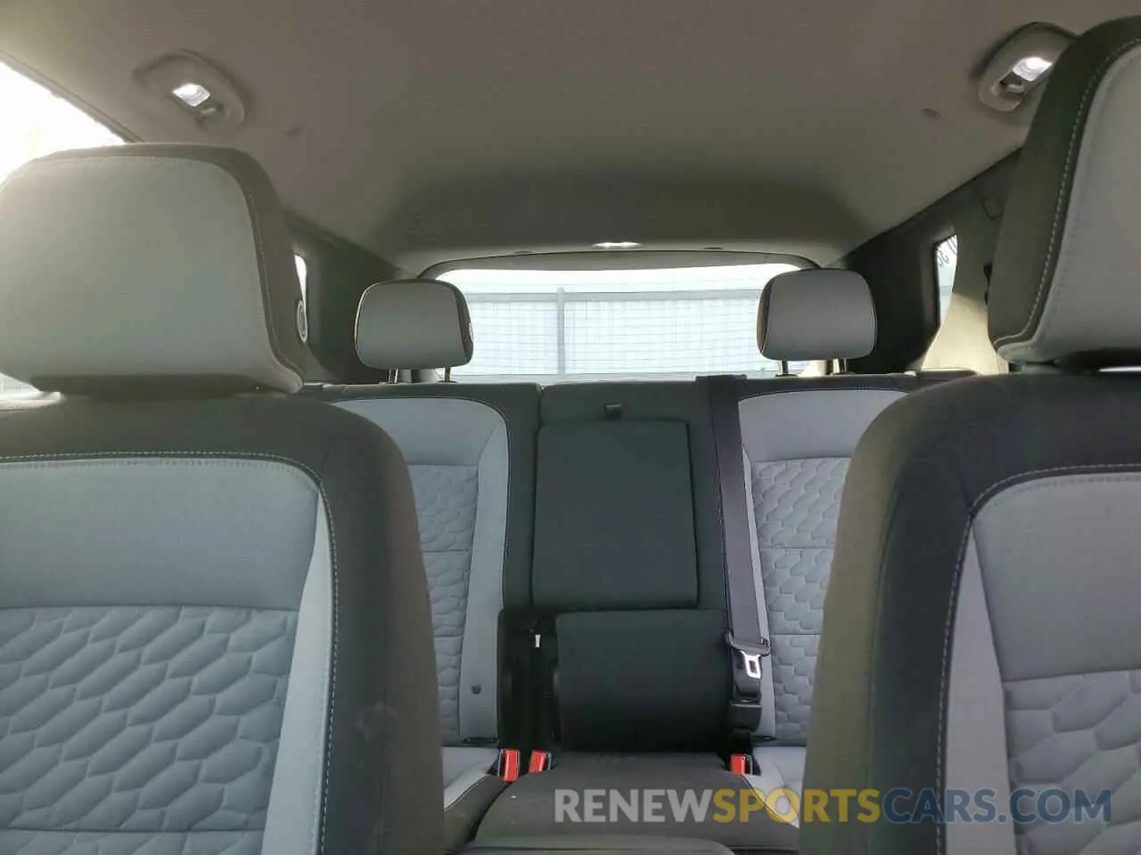 10 Photograph of a damaged car 2GNAXSEV0L6202582 CHEVROLET EQUINOX 2020