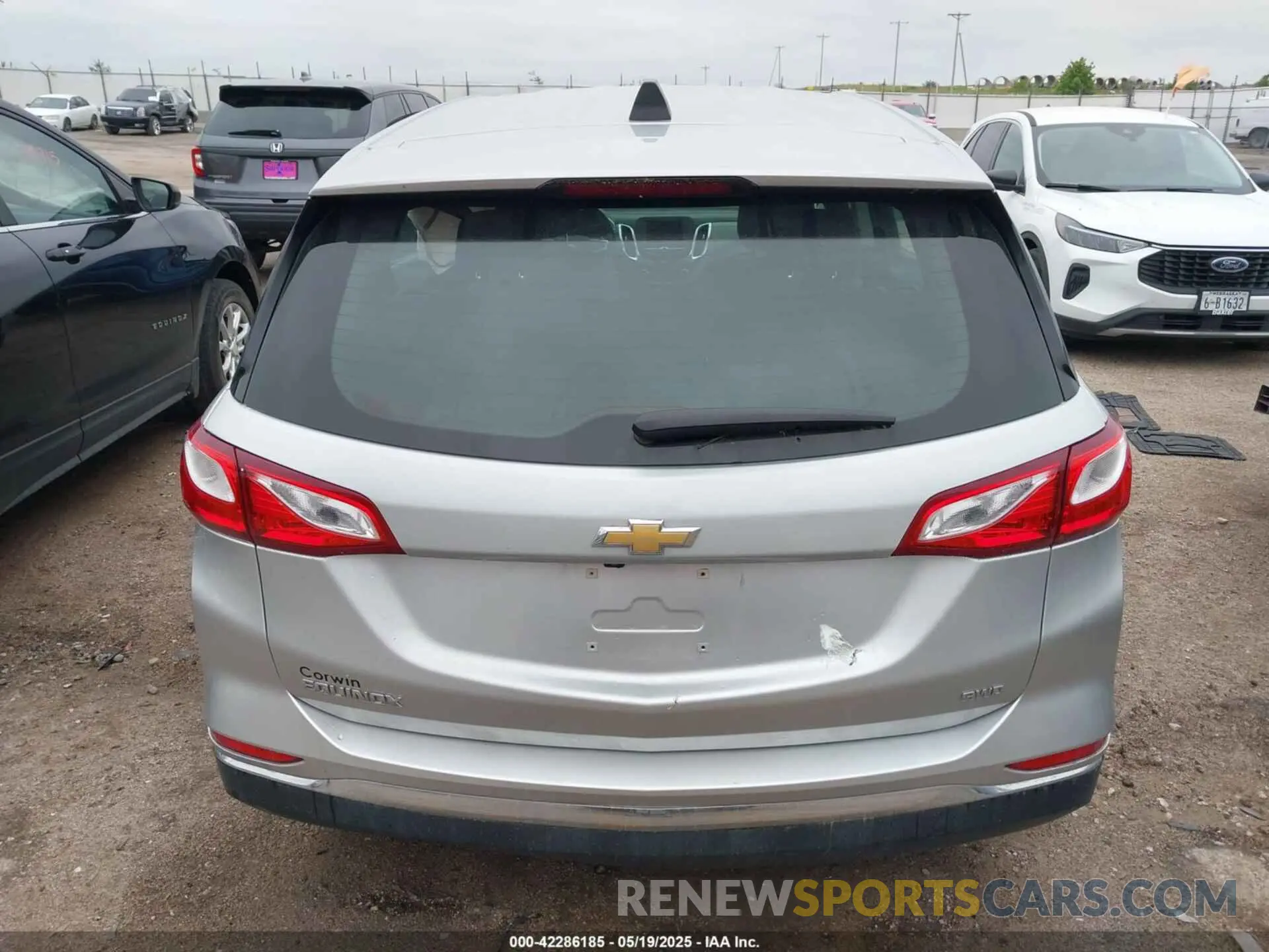 12 Photograph of a damaged car 2GNAXSEV0L6256562 CHEVROLET EQUINOX 2020