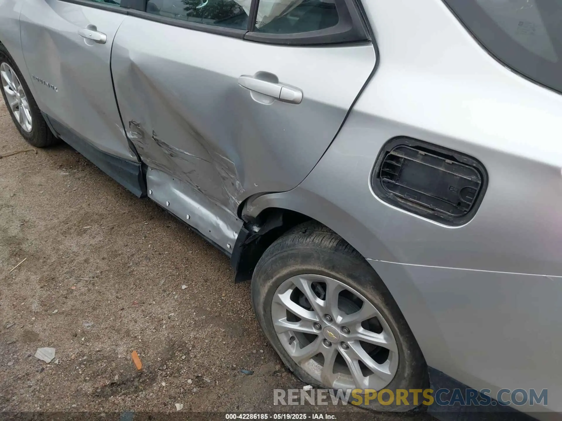 6 Photograph of a damaged car 2GNAXSEV0L6256562 CHEVROLET EQUINOX 2020