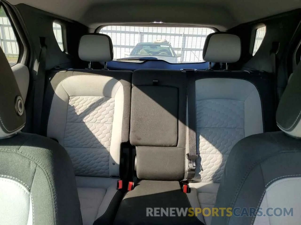 10 Photograph of a damaged car 2GNAXSEV1L6202722 CHEVROLET EQUINOX 2020