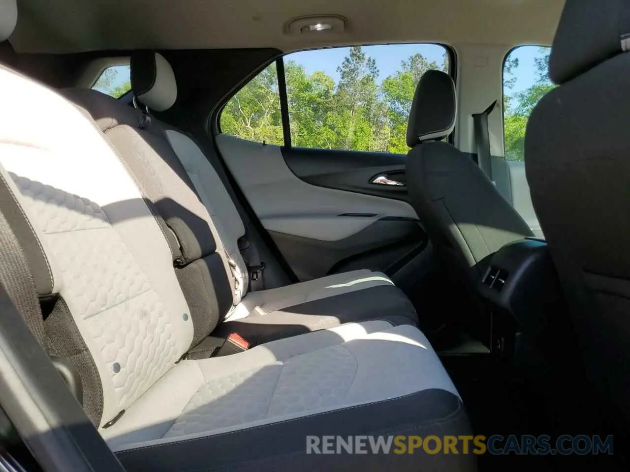 11 Photograph of a damaged car 2GNAXSEV1L6202722 CHEVROLET EQUINOX 2020