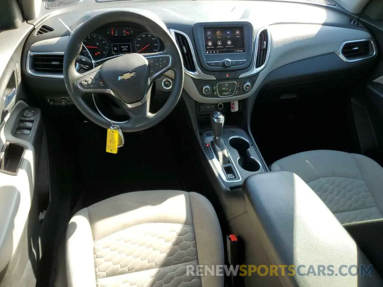 8 Photograph of a damaged car 2GNAXSEV1L6202722 CHEVROLET EQUINOX 2020