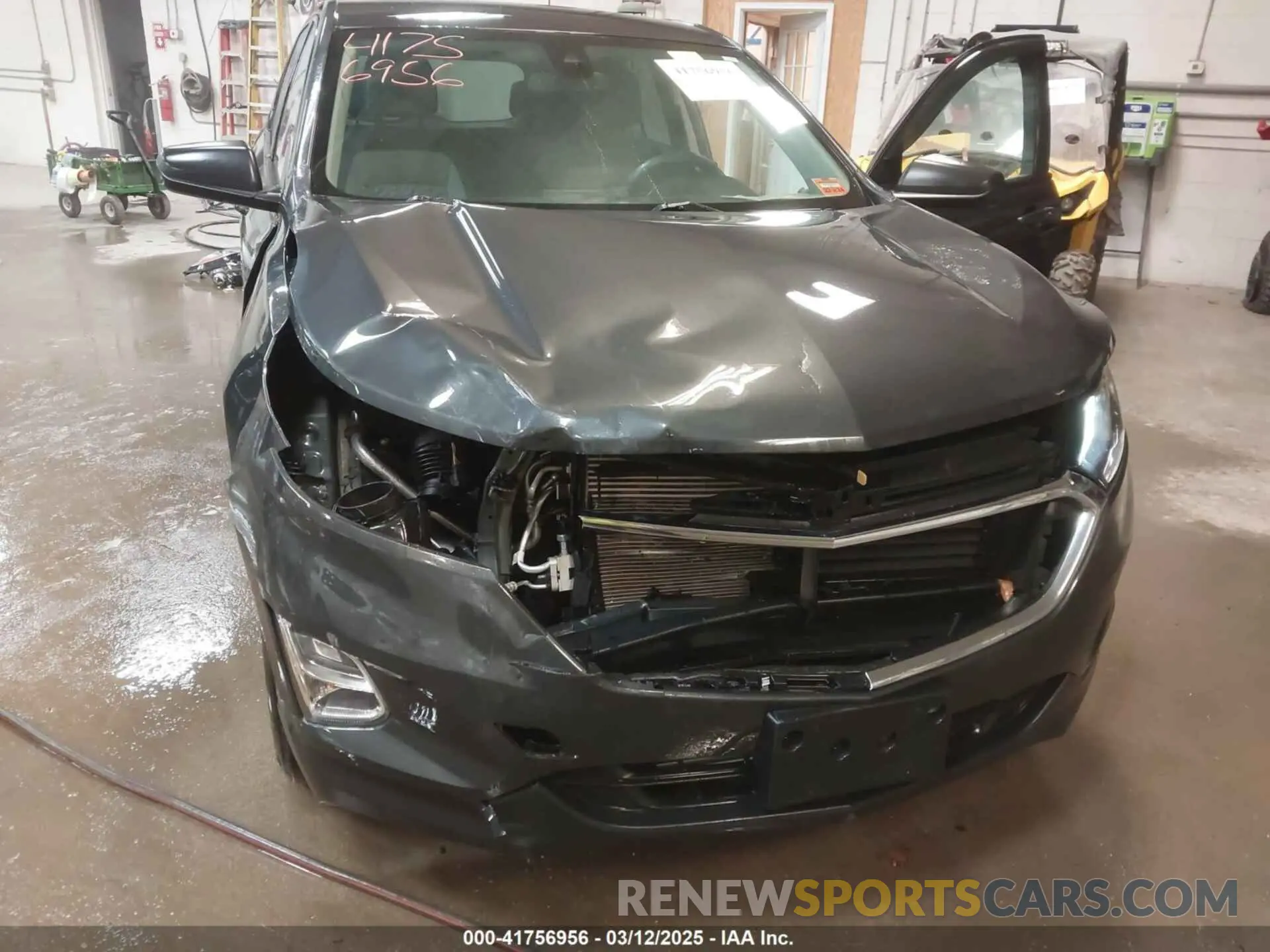 6 Photograph of a damaged car 2GNAXSEV1L6273872 CHEVROLET EQUINOX 2020
