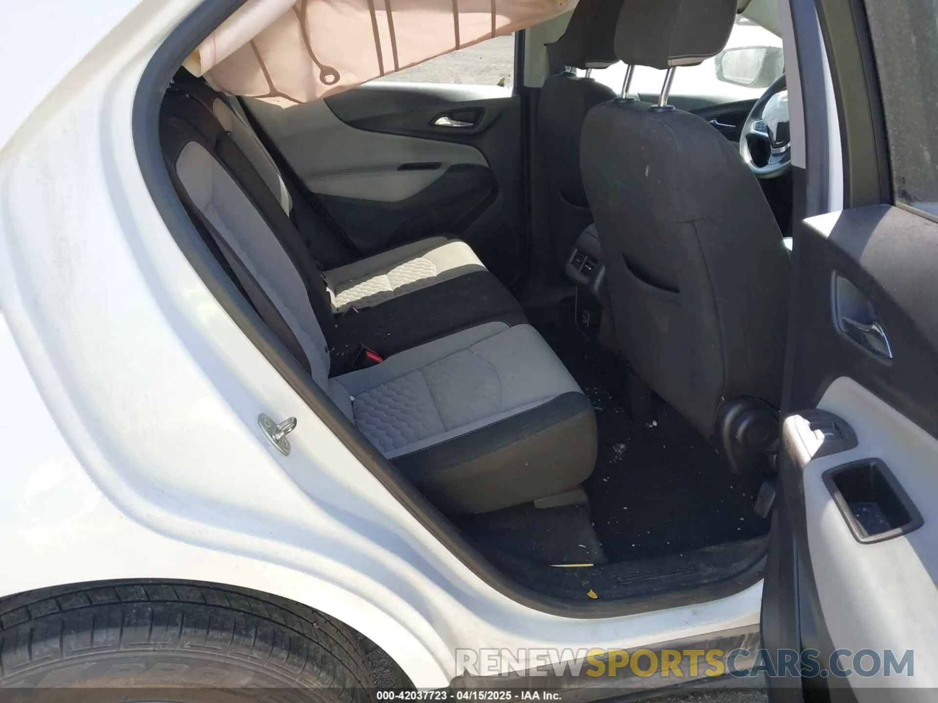 8 Photograph of a damaged car 2GNAXSEV2L6104668 CHEVROLET EQUINOX 2020