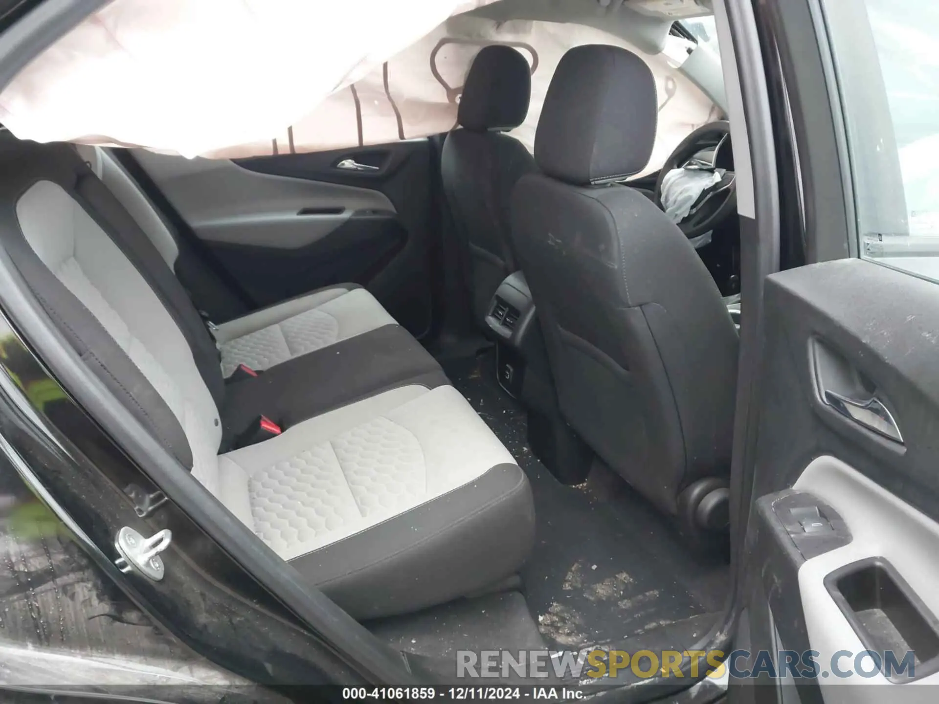 8 Photograph of a damaged car 2GNAXSEV2L6179211 CHEVROLET EQUINOX 2020