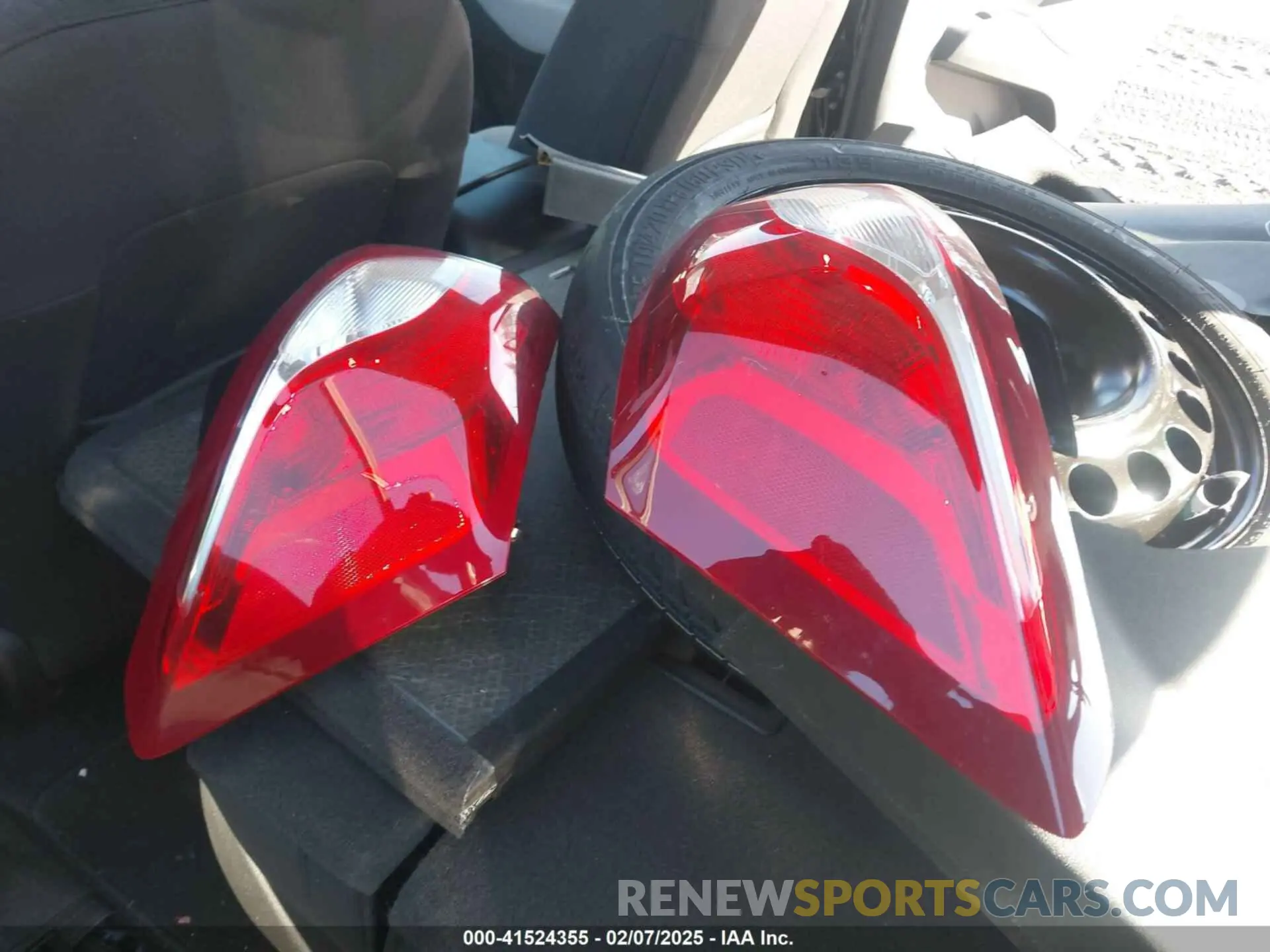 12 Photograph of a damaged car 2GNAXSEV2L6183159 CHEVROLET EQUINOX 2020