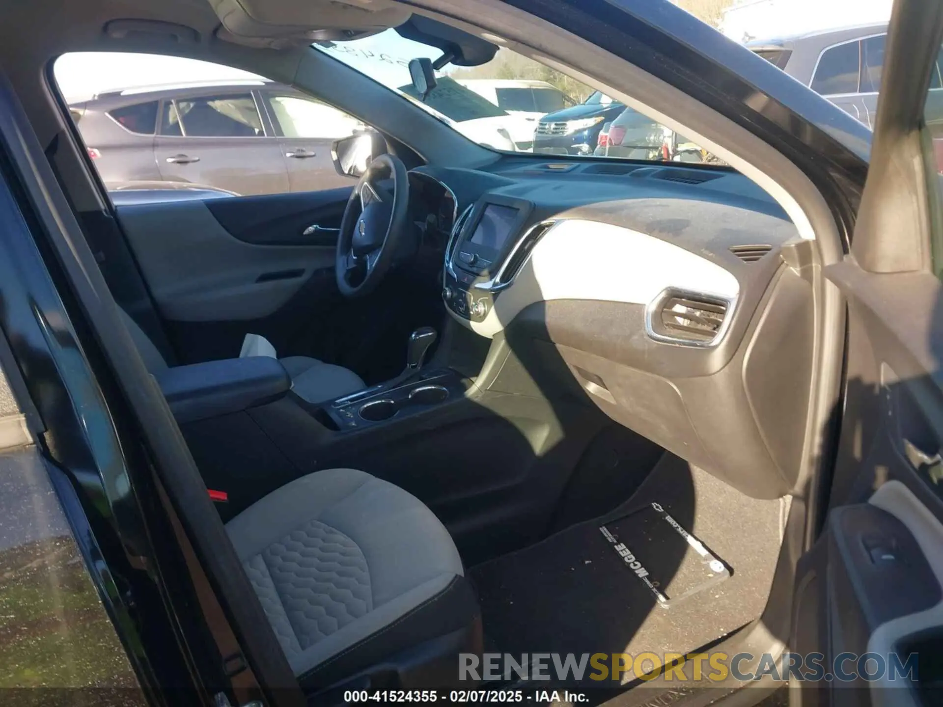 5 Photograph of a damaged car 2GNAXSEV2L6183159 CHEVROLET EQUINOX 2020