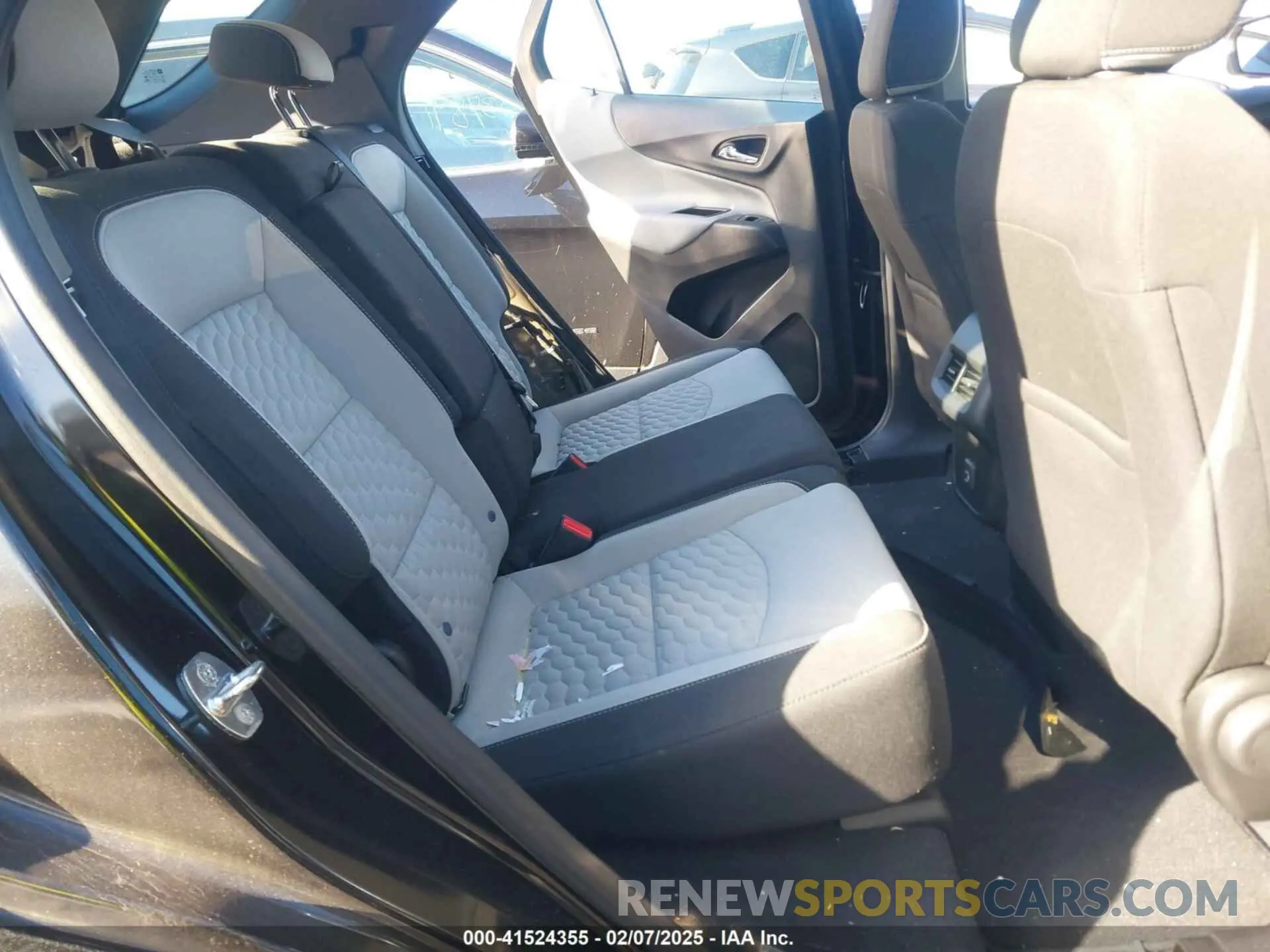8 Photograph of a damaged car 2GNAXSEV2L6183159 CHEVROLET EQUINOX 2020