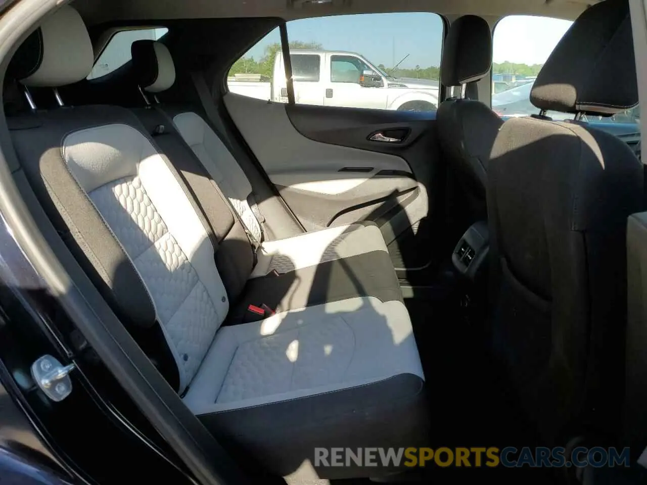 11 Photograph of a damaged car 2GNAXSEV2L6227113 CHEVROLET EQUINOX 2020