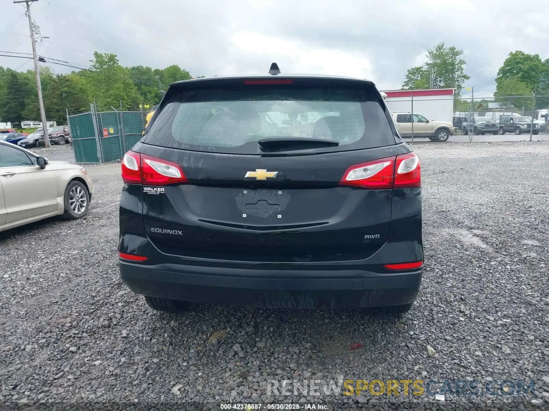 17 Photograph of a damaged car 2GNAXSEV2L6274335 CHEVROLET EQUINOX 2020