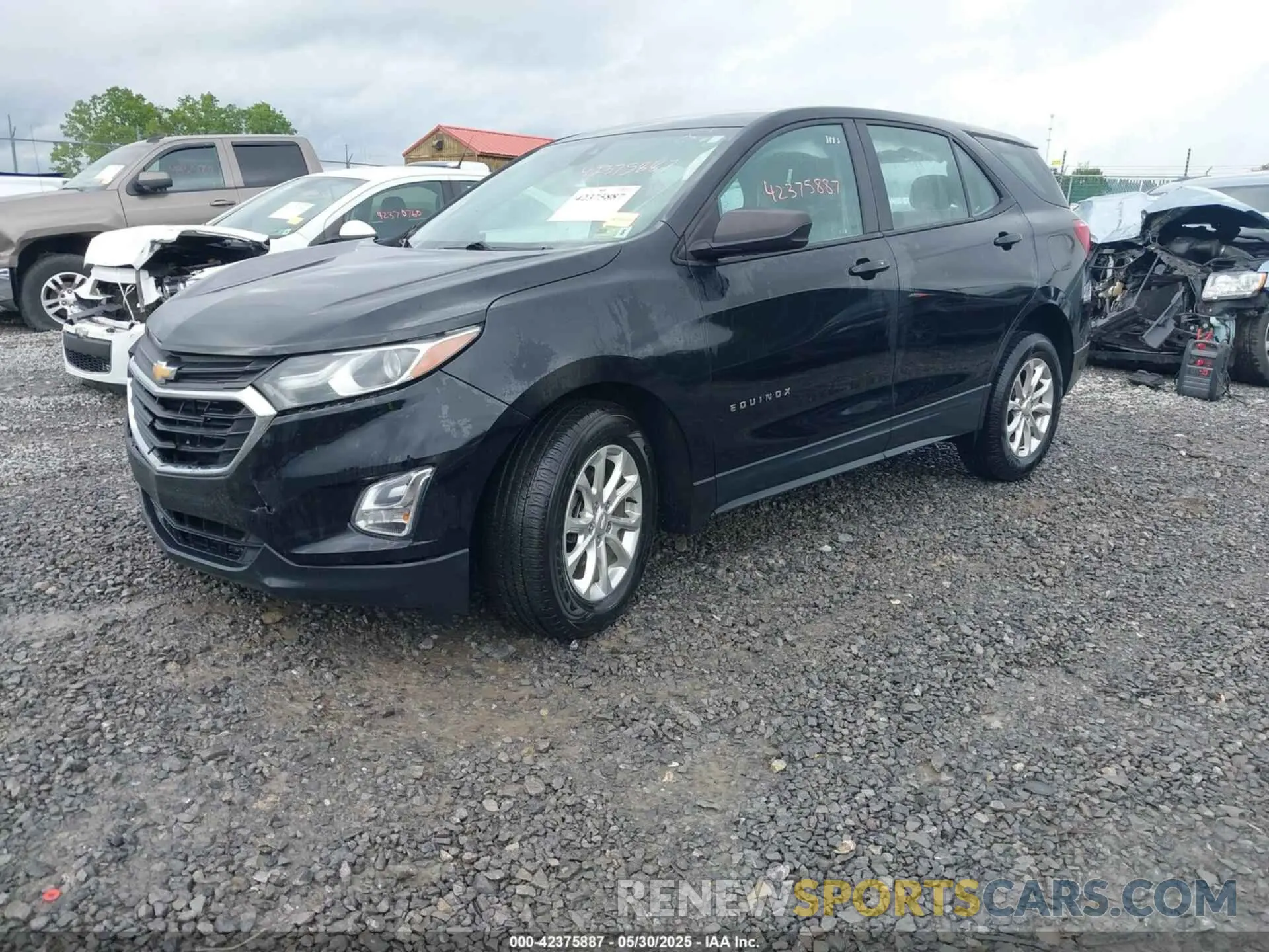 2 Photograph of a damaged car 2GNAXSEV2L6274335 CHEVROLET EQUINOX 2020