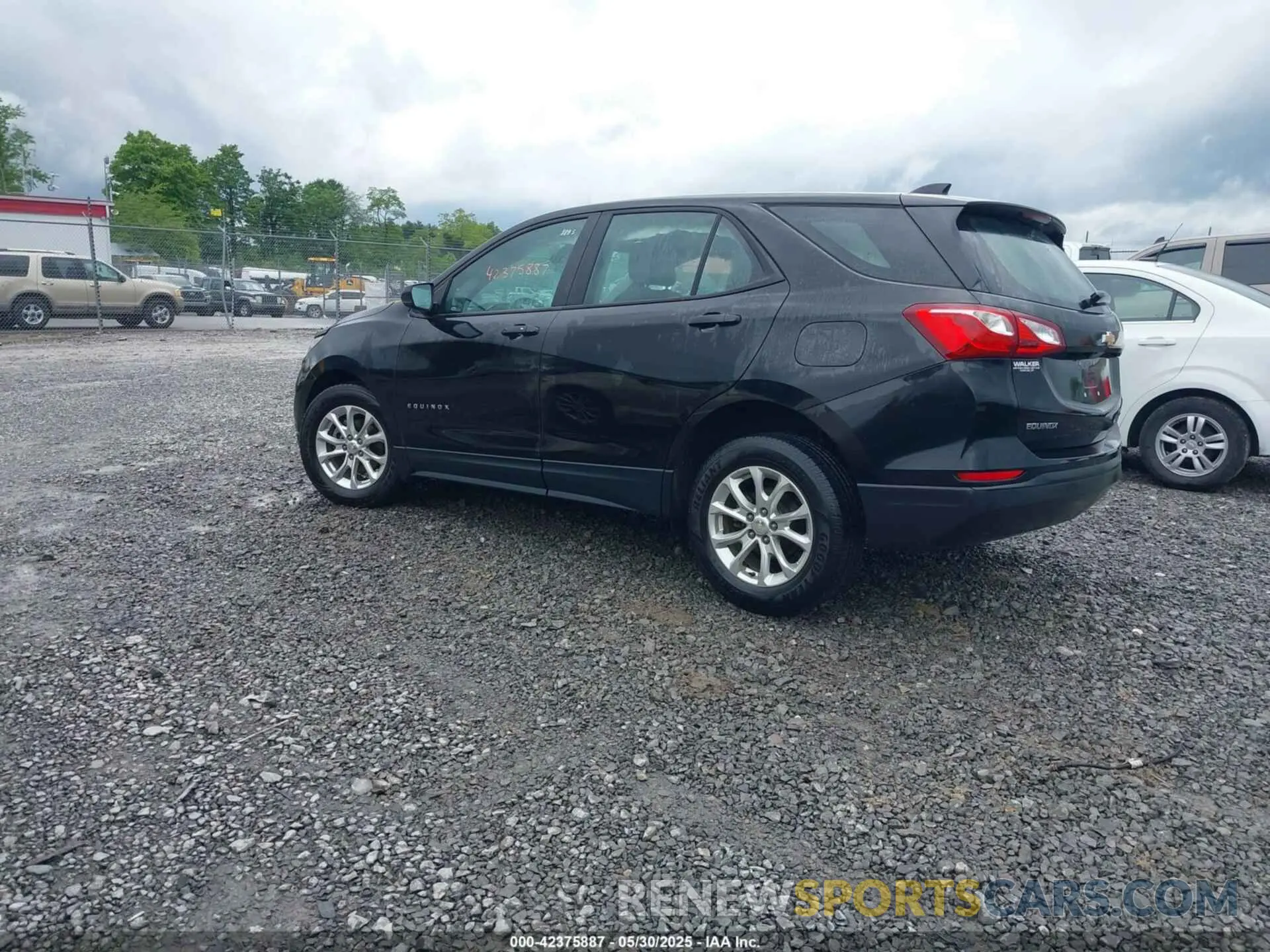 3 Photograph of a damaged car 2GNAXSEV2L6274335 CHEVROLET EQUINOX 2020