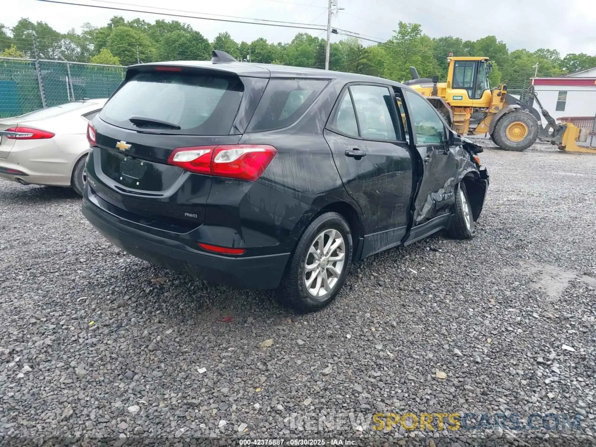 4 Photograph of a damaged car 2GNAXSEV2L6274335 CHEVROLET EQUINOX 2020