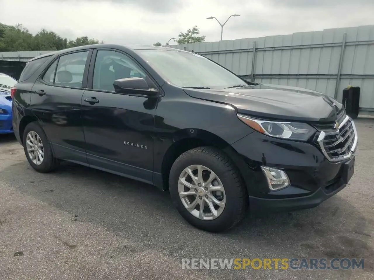 4 Photograph of a damaged car 2GNAXSEV3L6146458 CHEVROLET EQUINOX 2020