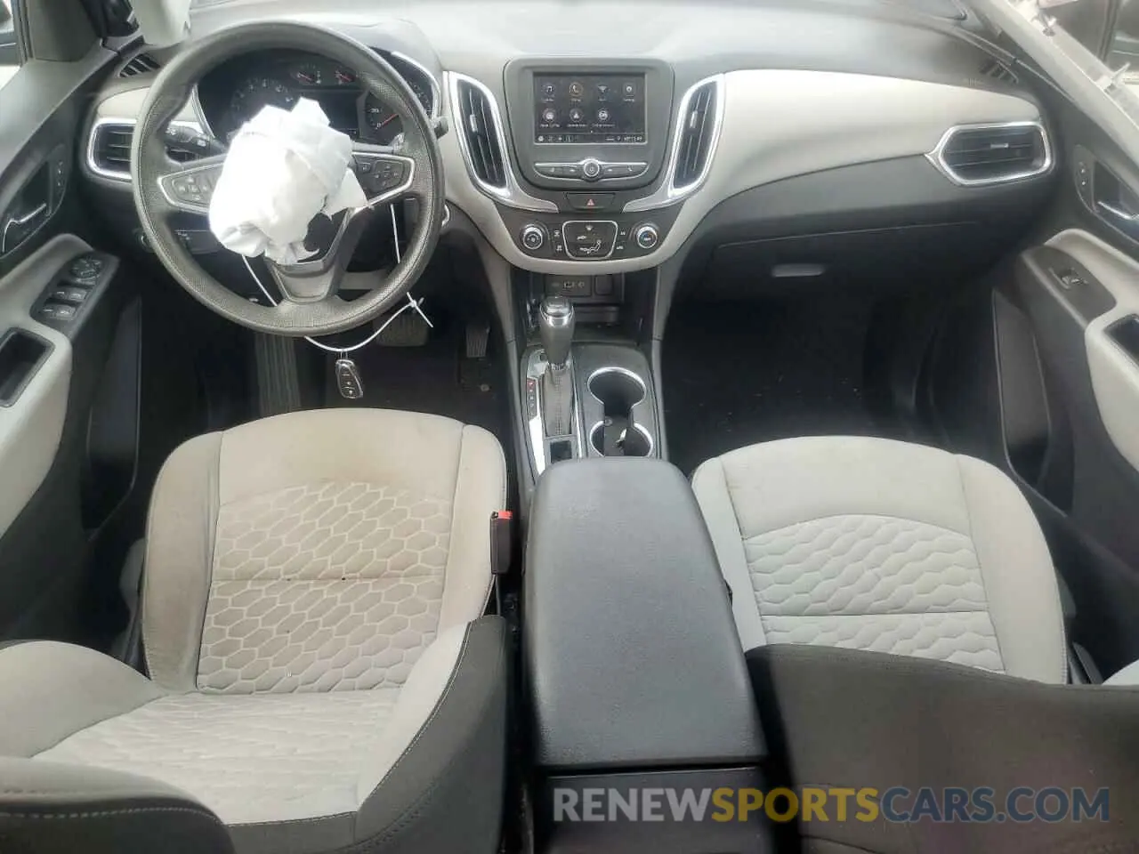 8 Photograph of a damaged car 2GNAXSEV3L6146458 CHEVROLET EQUINOX 2020