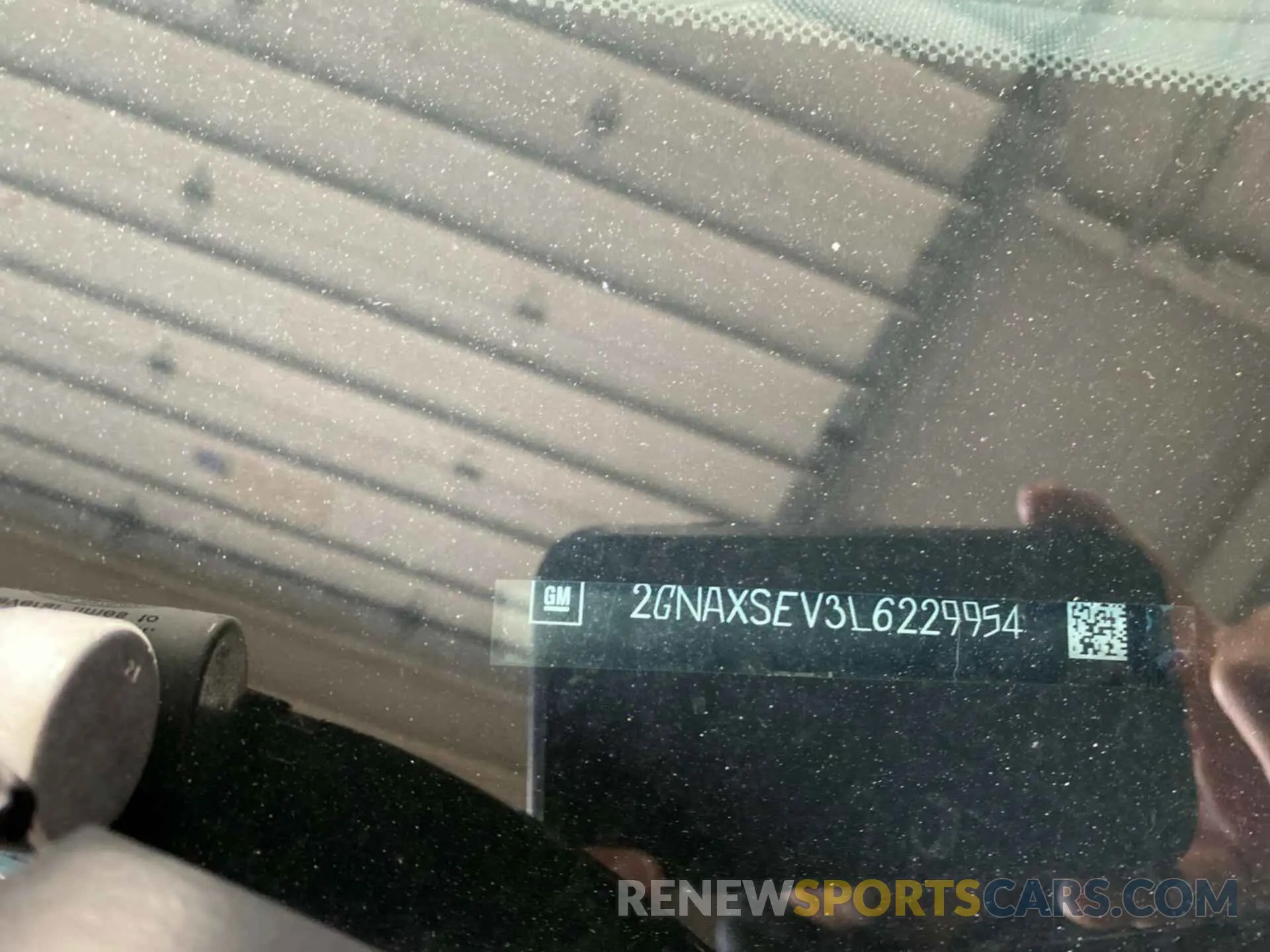 2 Photograph of a damaged car 2GNAXSEV3L6229954 CHEVROLET EQUINOX 2020