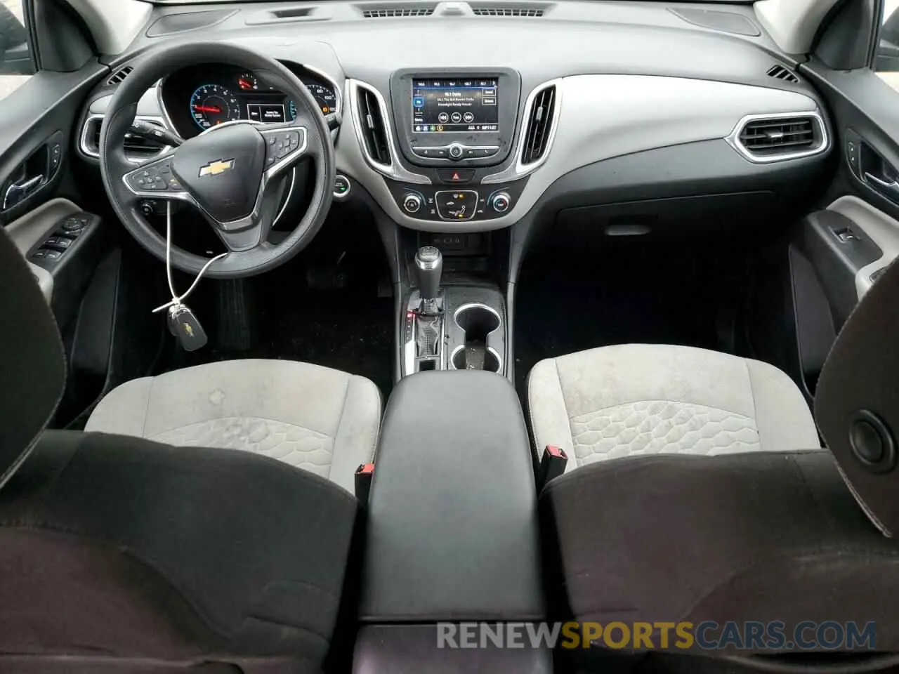 8 Photograph of a damaged car 2GNAXSEV3L6273906 CHEVROLET EQUINOX 2020
