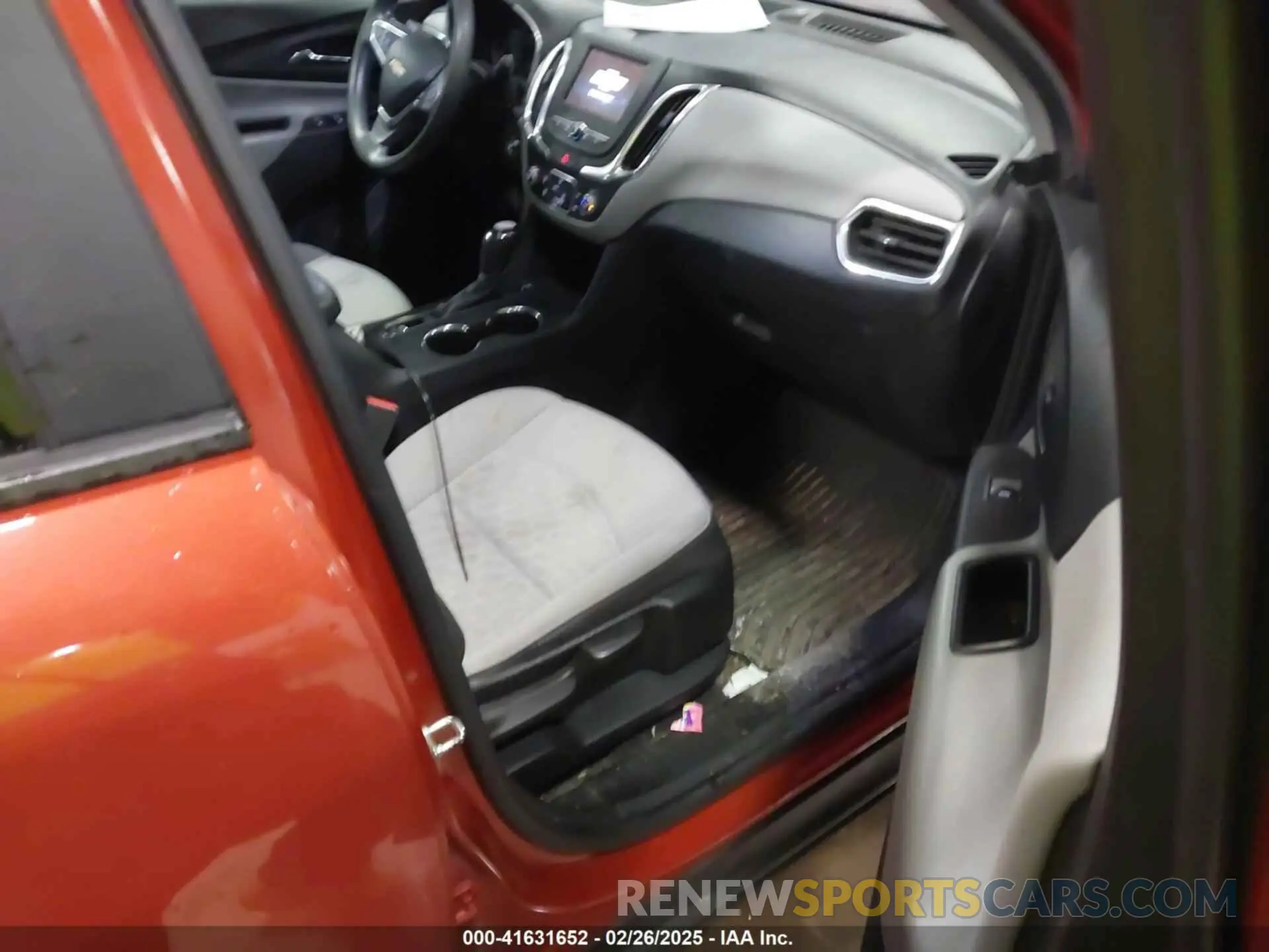 5 Photograph of a damaged car 2GNAXSEV5L6188730 CHEVROLET EQUINOX 2020