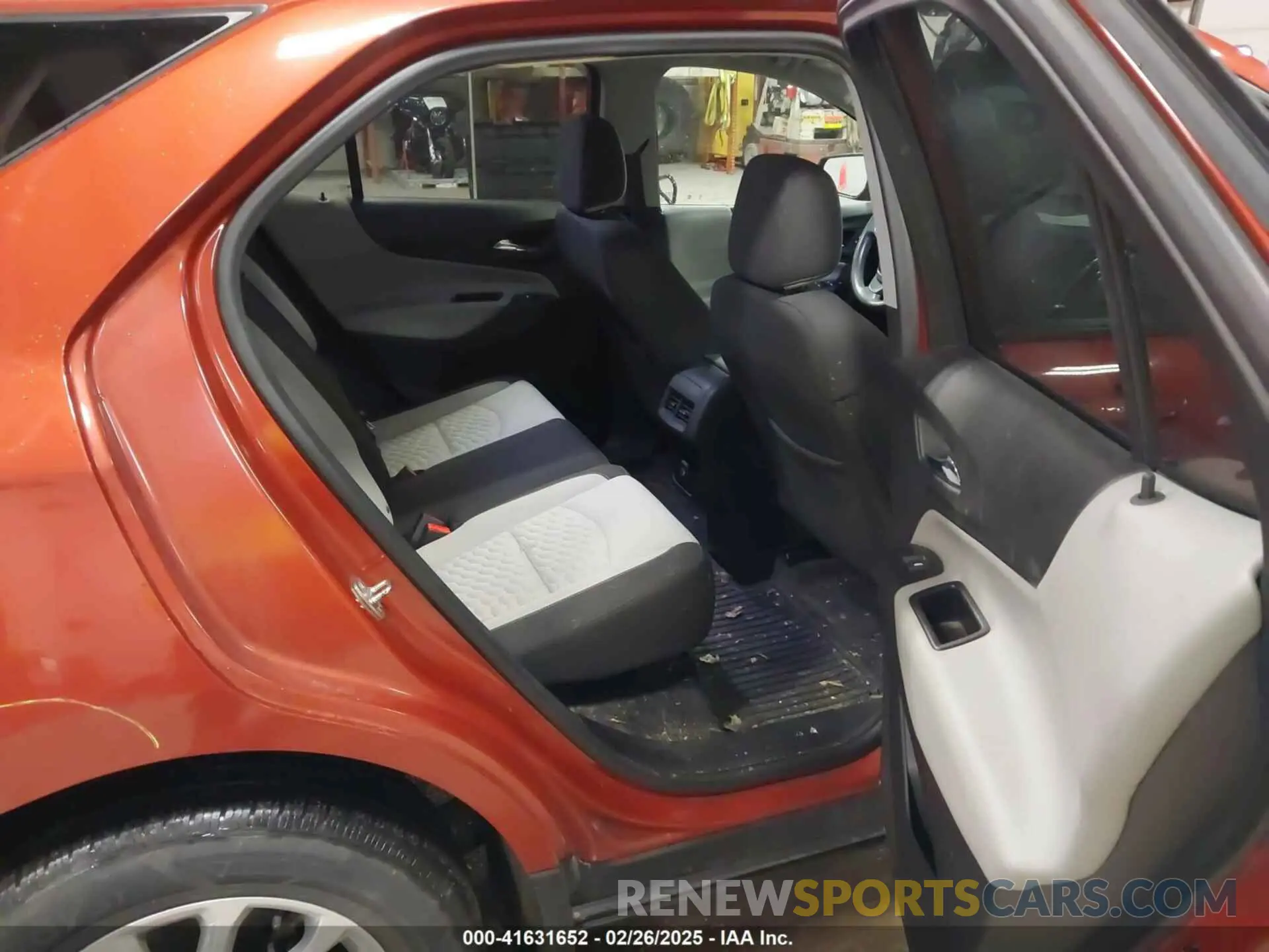 8 Photograph of a damaged car 2GNAXSEV5L6188730 CHEVROLET EQUINOX 2020