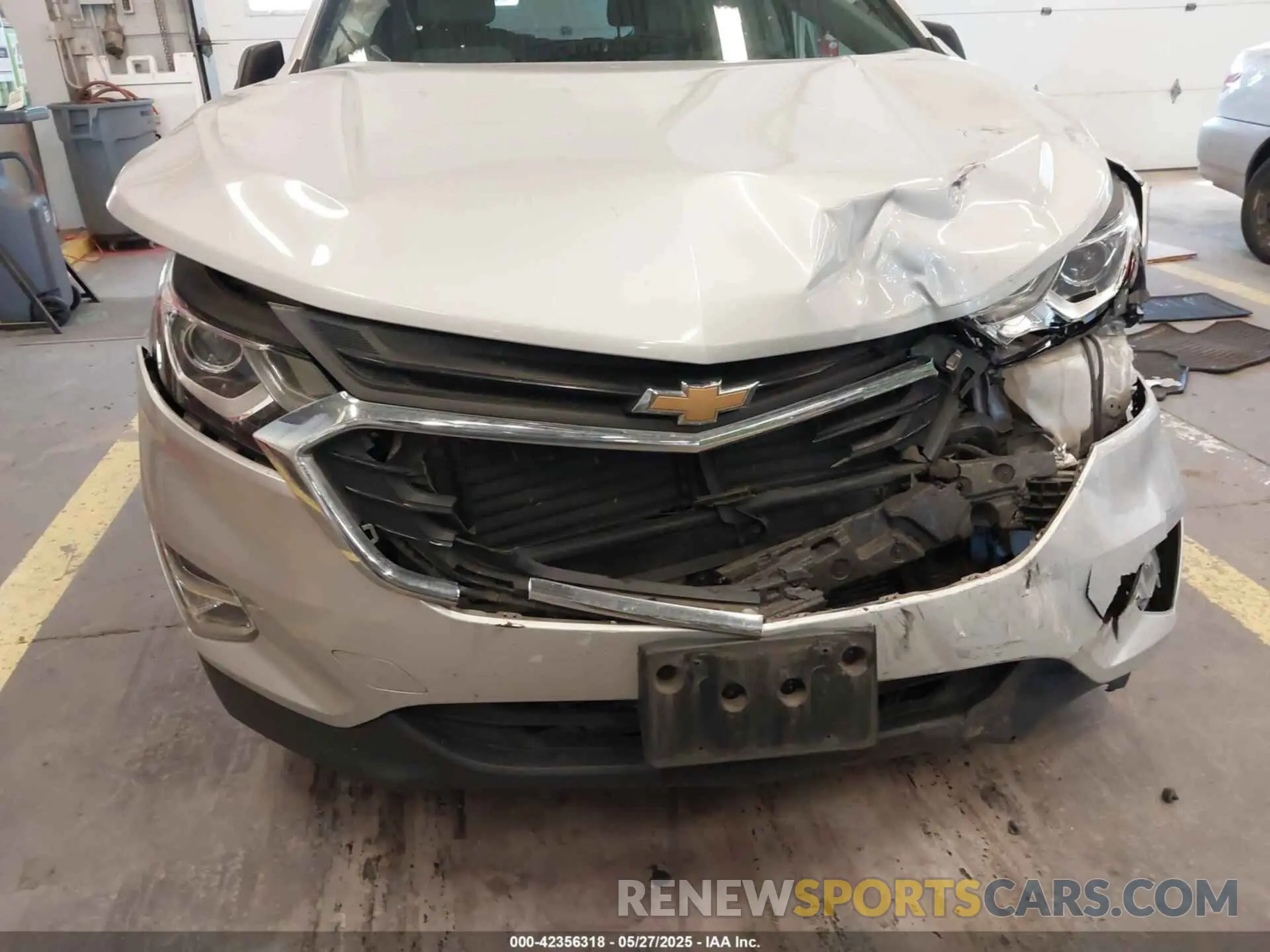 6 Photograph of a damaged car 2GNAXSEV6L6177350 CHEVROLET EQUINOX 2020