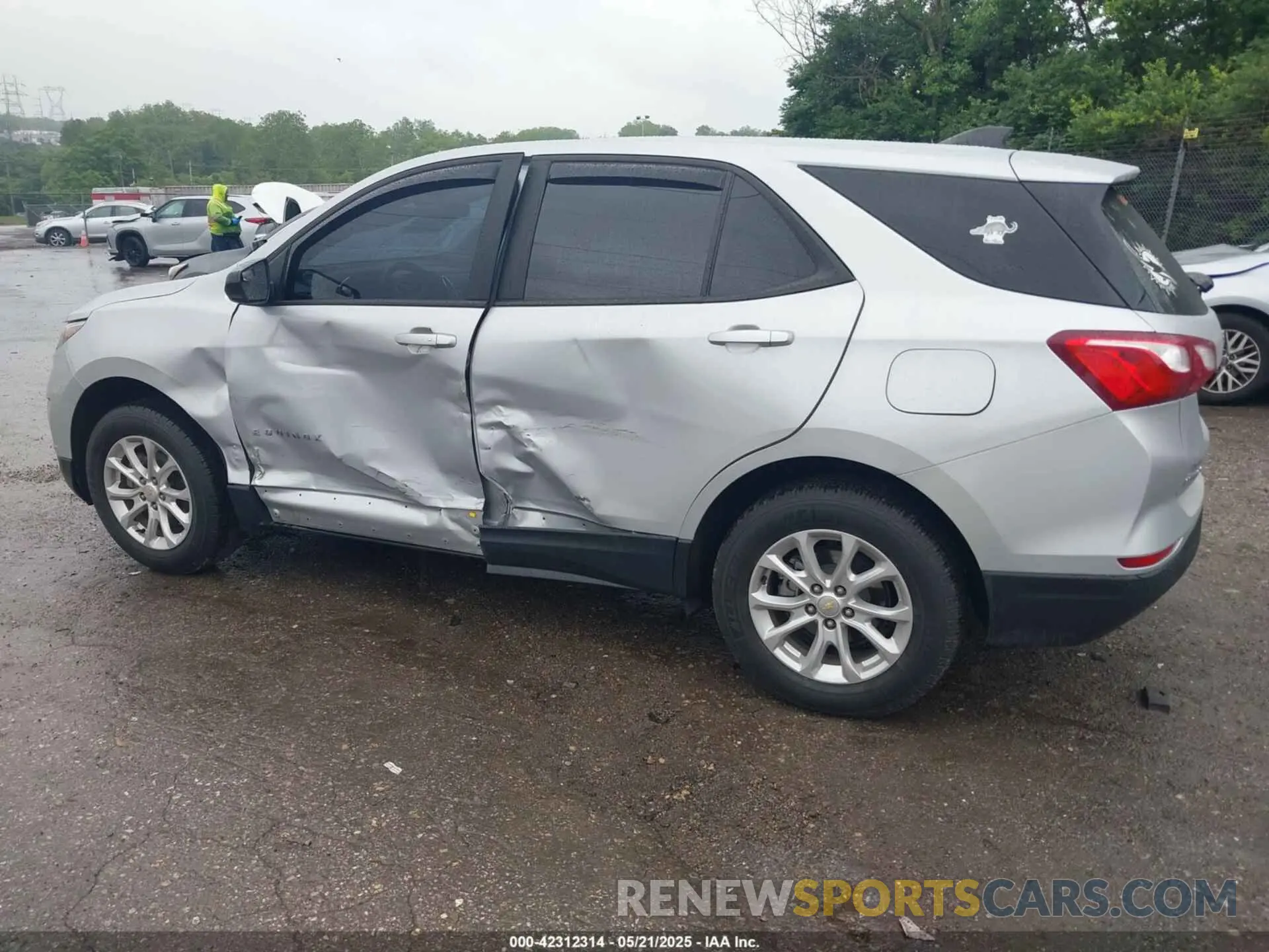 3 Photograph of a damaged car 2GNAXSEV6L6178918 CHEVROLET EQUINOX 2020