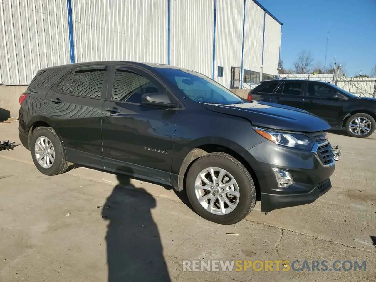 4 Photograph of a damaged car 2GNAXSEV7L6151551 CHEVROLET EQUINOX 2020