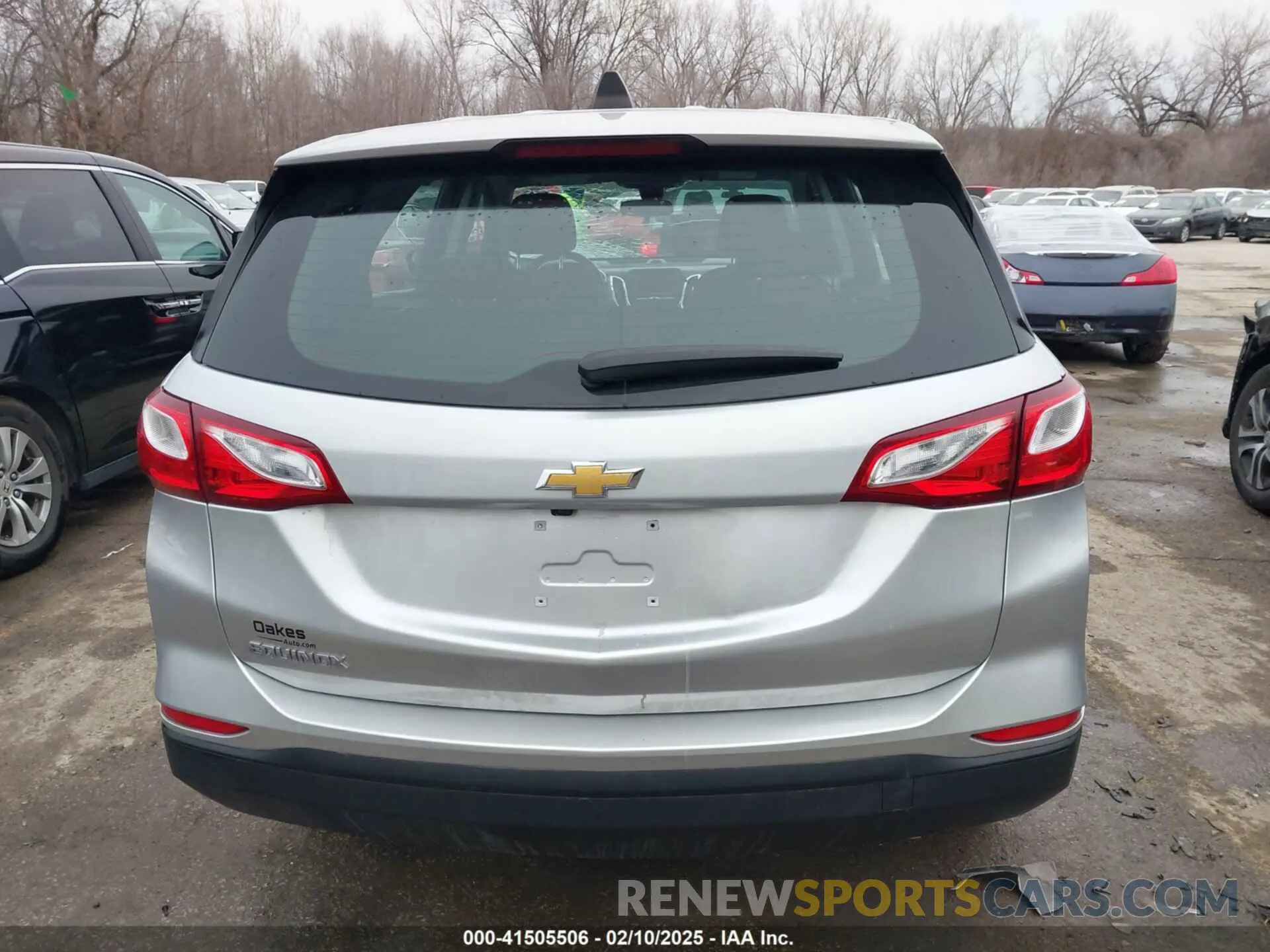 17 Photograph of a damaged car 2GNAXSEV7L6161299 CHEVROLET EQUINOX 2020