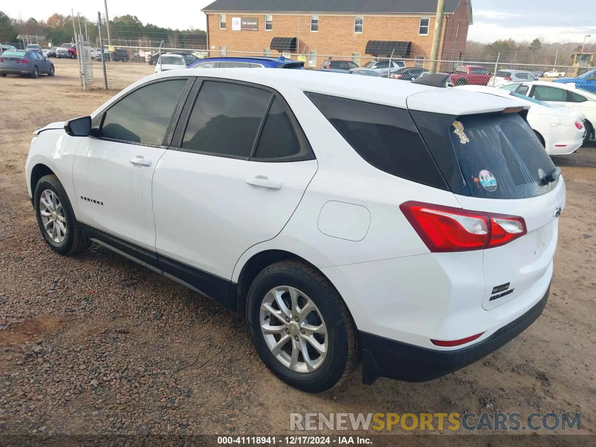3 Photograph of a damaged car 2GNAXSEV7L6285623 CHEVROLET EQUINOX 2020
