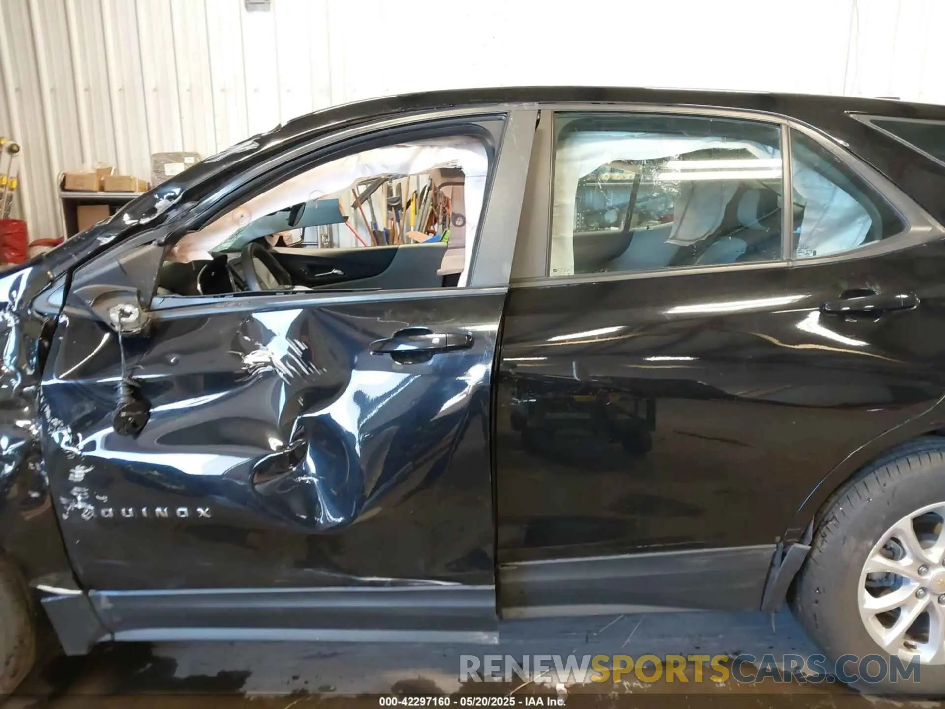 13 Photograph of a damaged car 2GNAXSEV8L6181836 CHEVROLET EQUINOX 2020