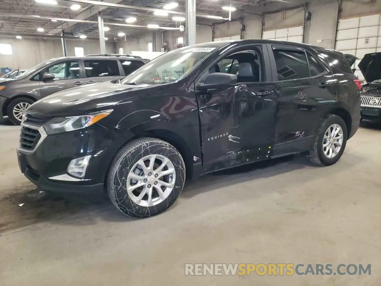 1 Photograph of a damaged car 2GNAXSEV8L6184705 CHEVROLET EQUINOX 2020