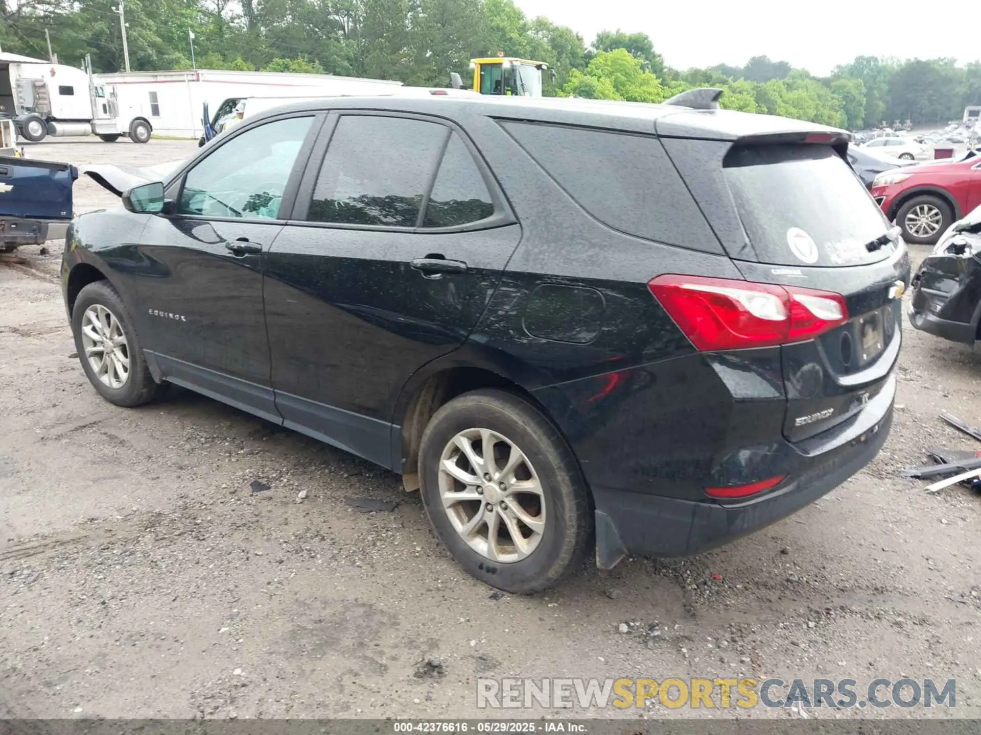 3 Photograph of a damaged car 2GNAXSEV8L6225124 CHEVROLET EQUINOX 2020