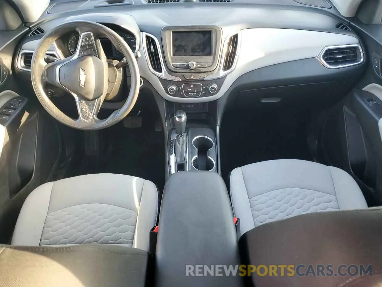 8 Photograph of a damaged car 2GNAXSEV9L6222054 CHEVROLET EQUINOX 2020