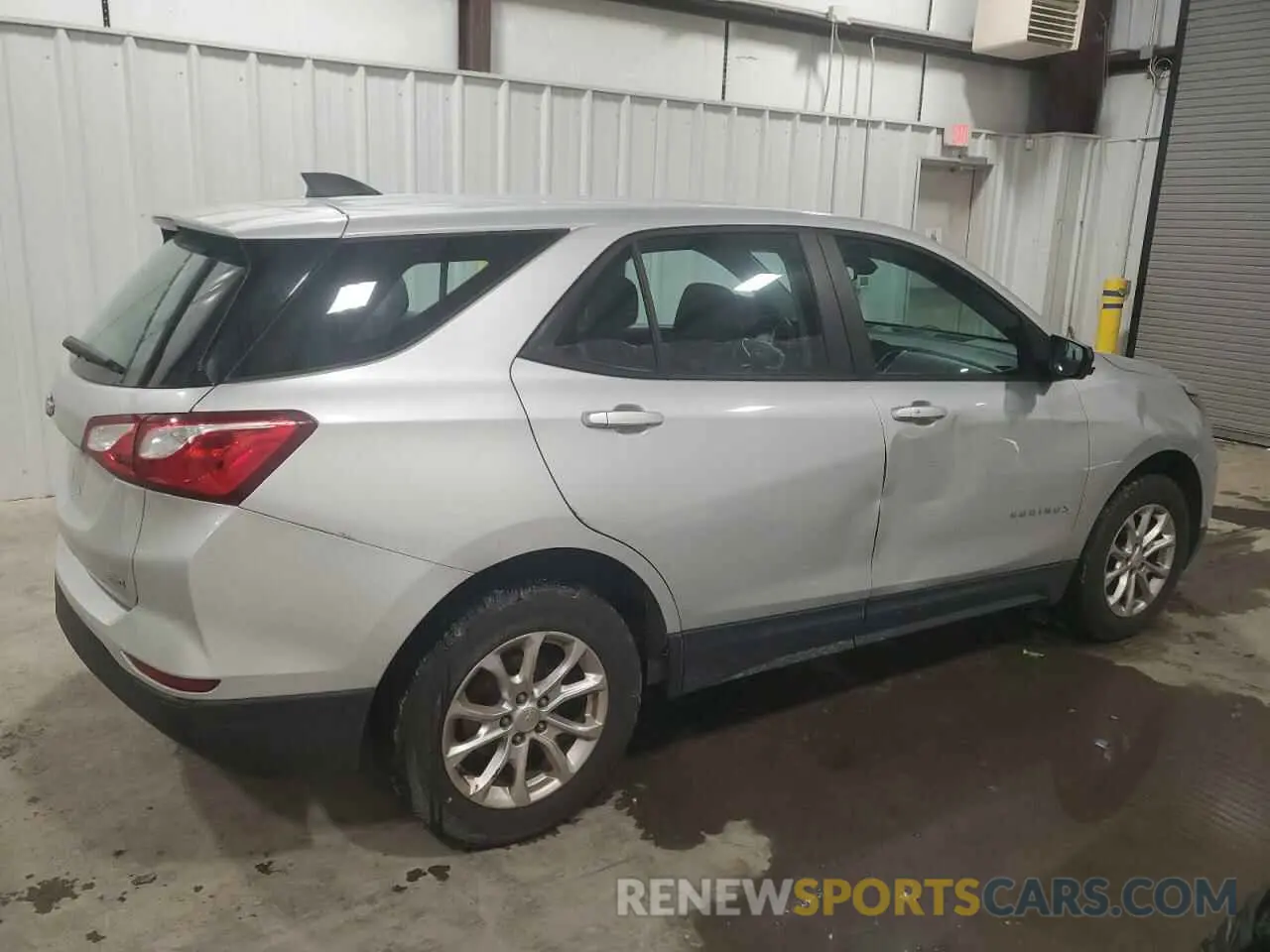 3 Photograph of a damaged car 2GNAXSEVXL6210821 CHEVROLET EQUINOX 2020