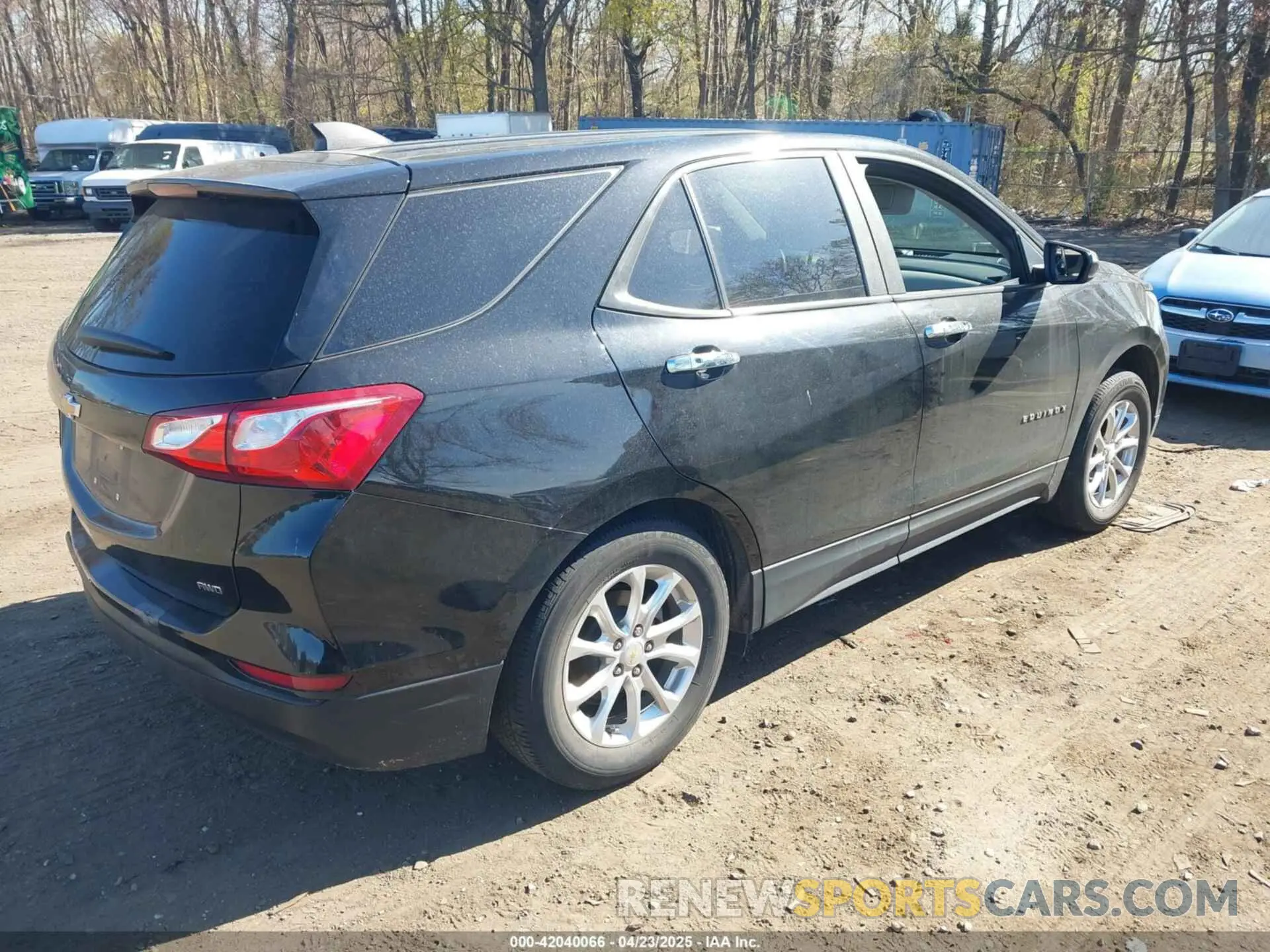 4 Photograph of a damaged car 2GNAXSEVXL6266547 CHEVROLET EQUINOX 2020