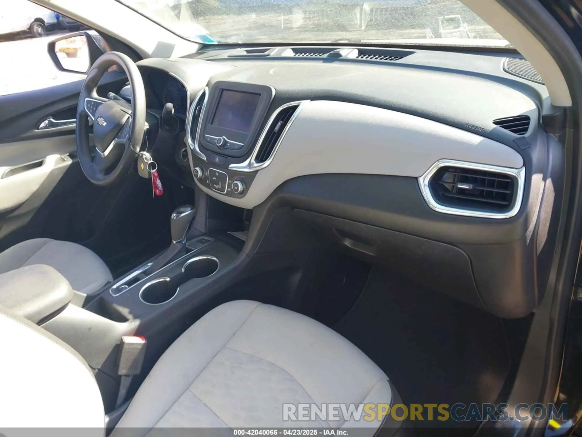 5 Photograph of a damaged car 2GNAXSEVXL6266547 CHEVROLET EQUINOX 2020