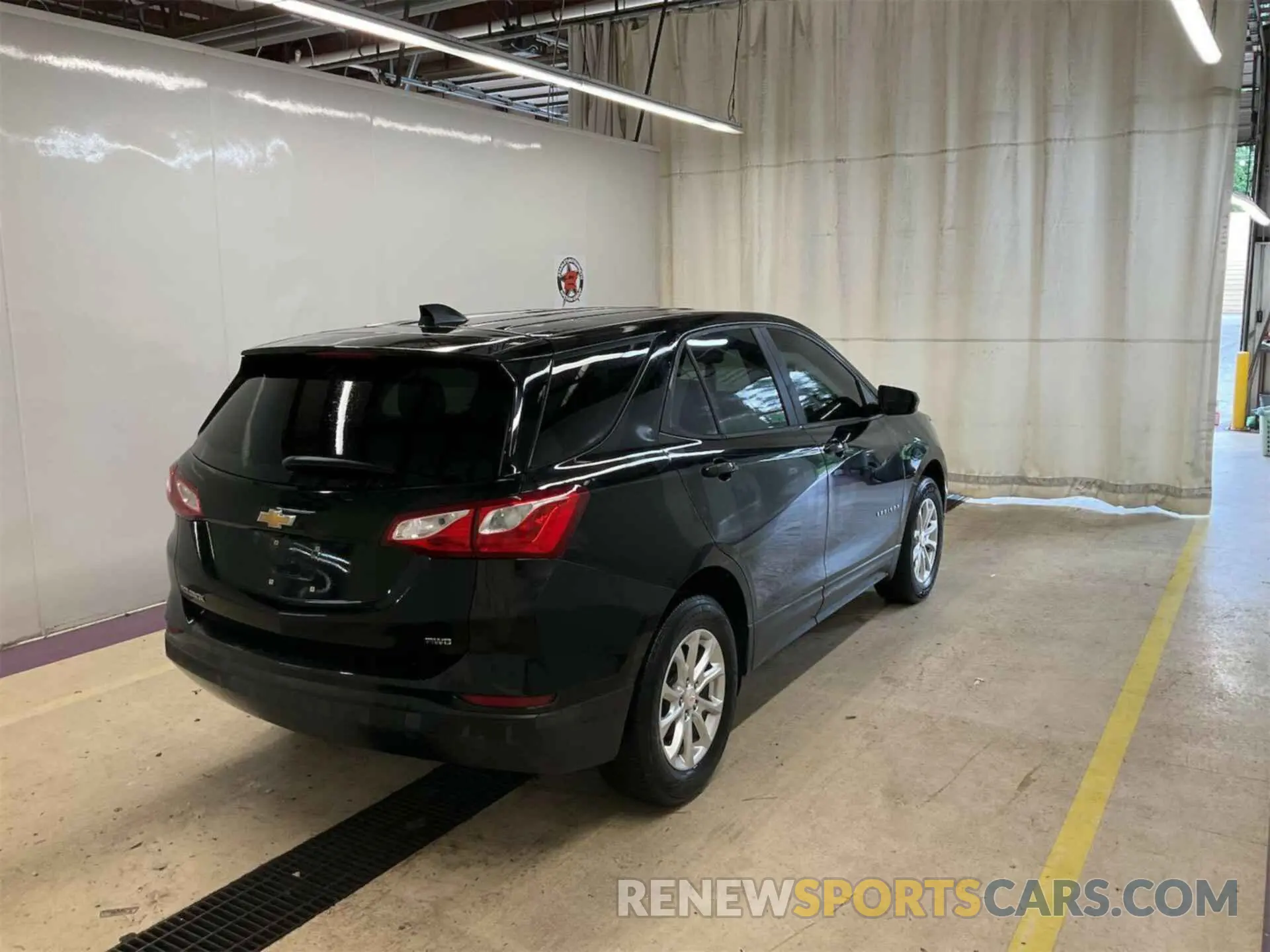 17 Photograph of a damaged car 2GNAXSEVXL6279458 CHEVROLET EQUINOX 2020