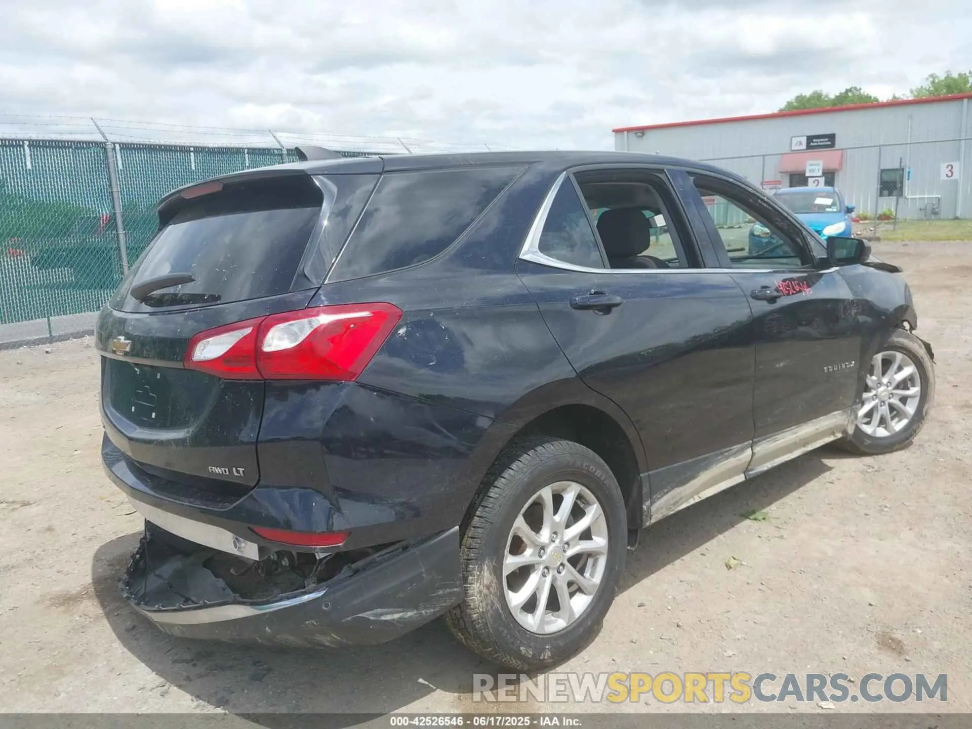 4 Photograph of a damaged car 2GNAXTEV0L6162154 CHEVROLET EQUINOX 2020