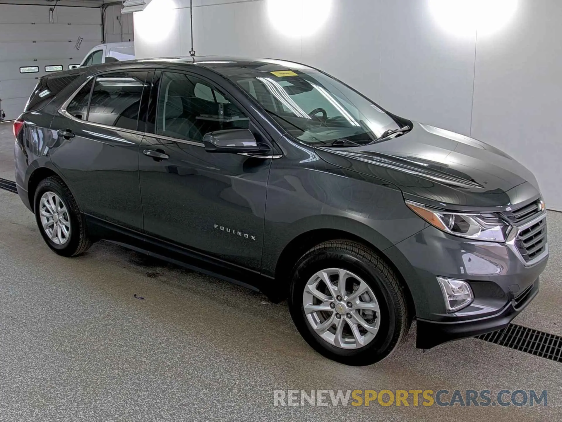 17 Photograph of a damaged car 2GNAXTEV0L6230436 CHEVROLET EQUINOX 2020