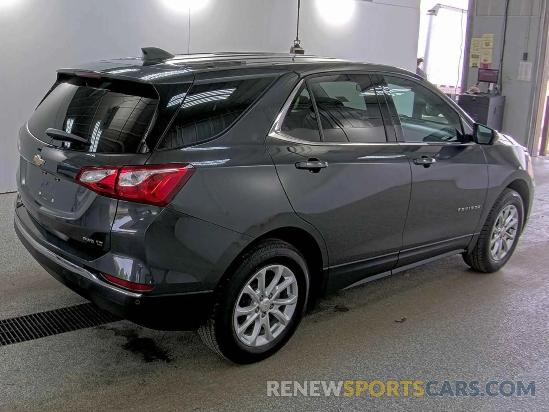27 Photograph of a damaged car 2GNAXTEV0L6230436 CHEVROLET EQUINOX 2020