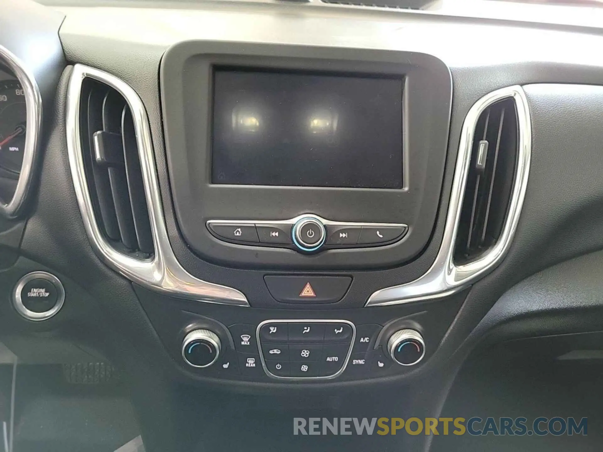 7 Photograph of a damaged car 2GNAXTEV0L6230436 CHEVROLET EQUINOX 2020