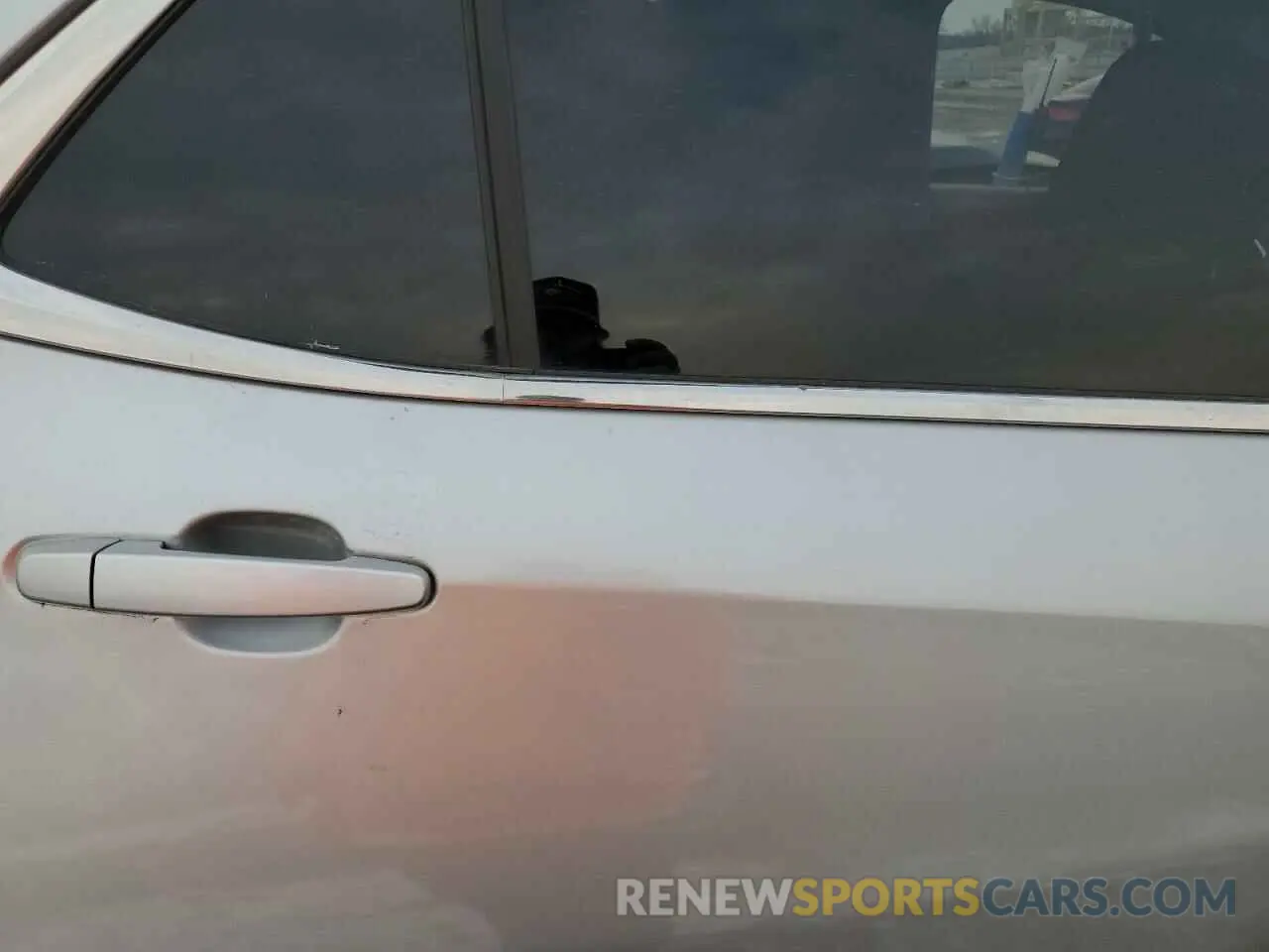 11 Photograph of a damaged car 2GNAXTEV0L6261671 CHEVROLET EQUINOX 2020