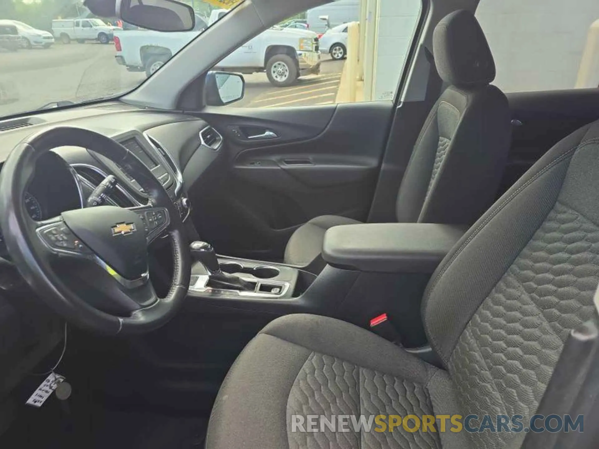 23 Photograph of a damaged car 2GNAXTEV1L6152040 CHEVROLET EQUINOX 2020