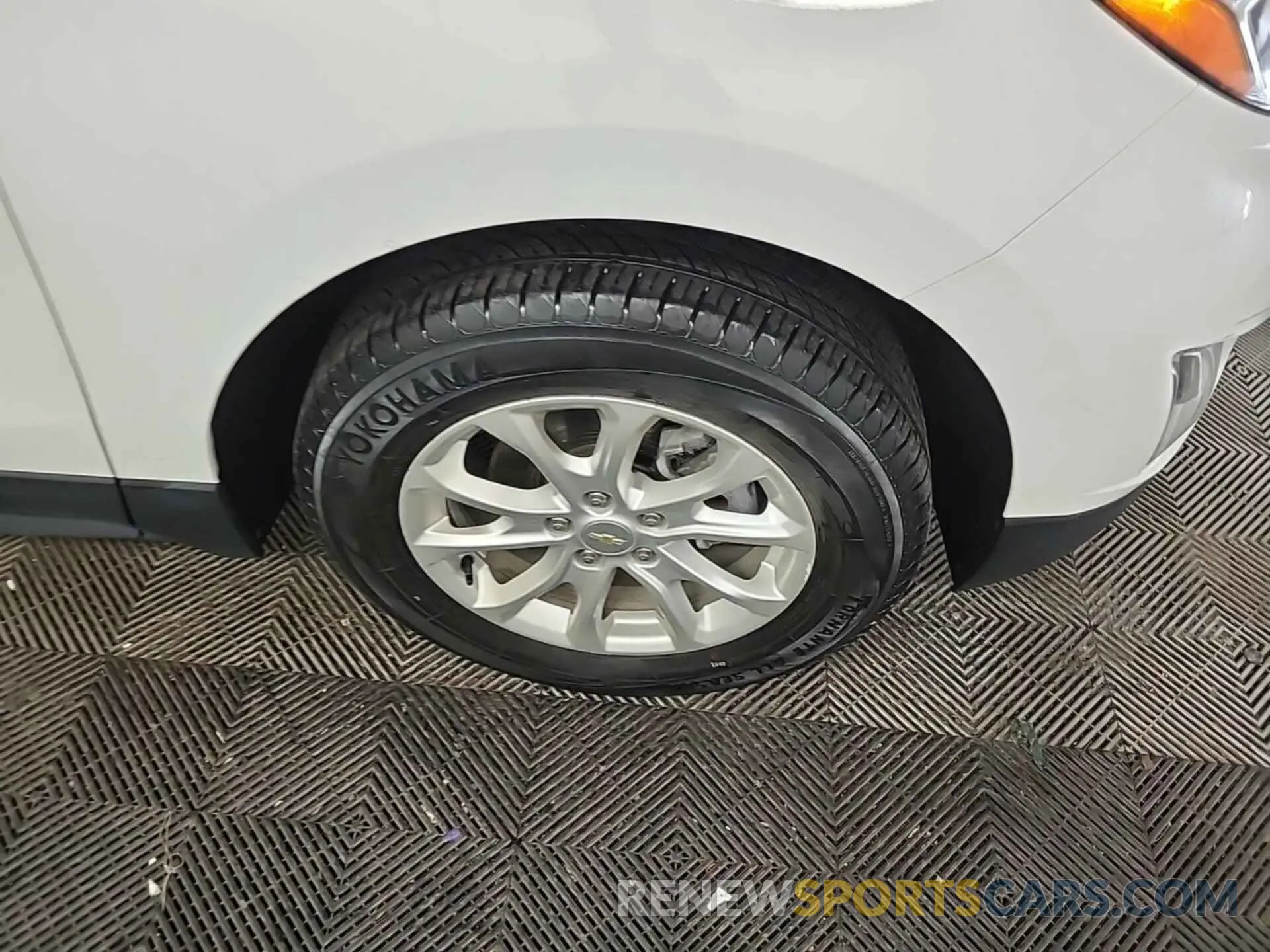 12 Photograph of a damaged car 2GNAXTEV1L6156735 CHEVROLET EQUINOX 2020