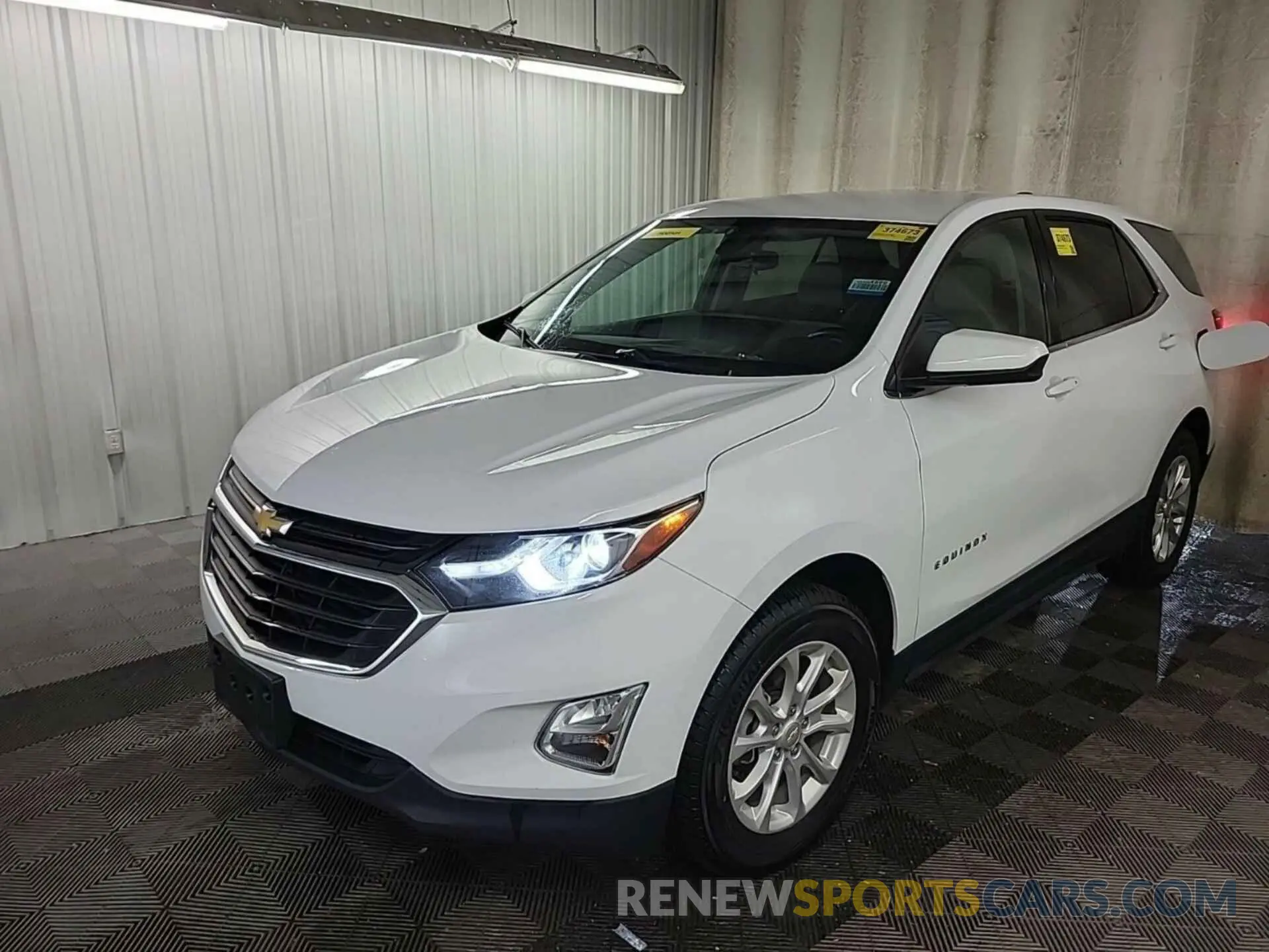 20 Photograph of a damaged car 2GNAXTEV1L6156735 CHEVROLET EQUINOX 2020