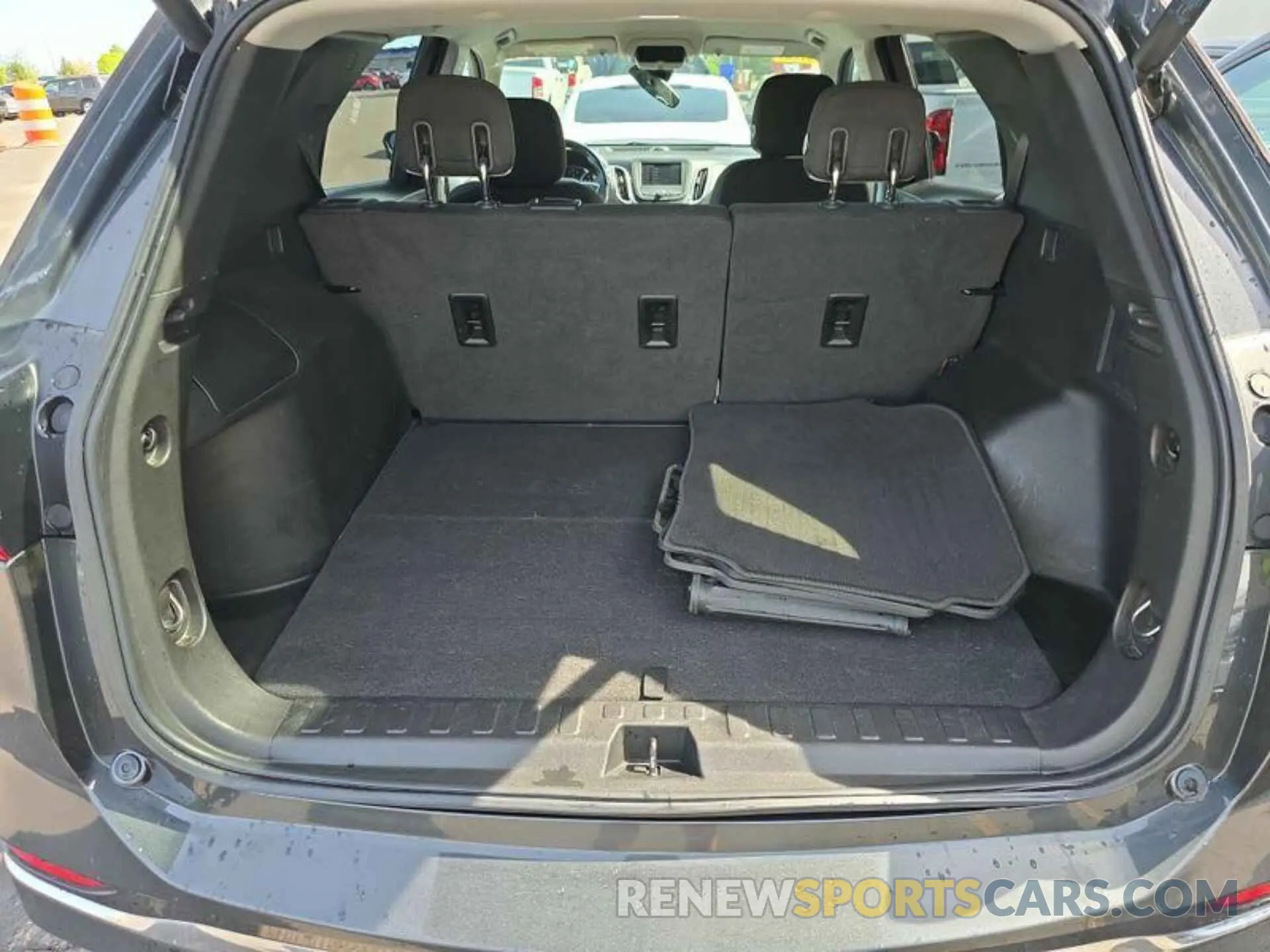 22 Photograph of a damaged car 2GNAXTEV1L6169758 CHEVROLET EQUINOX 2020
