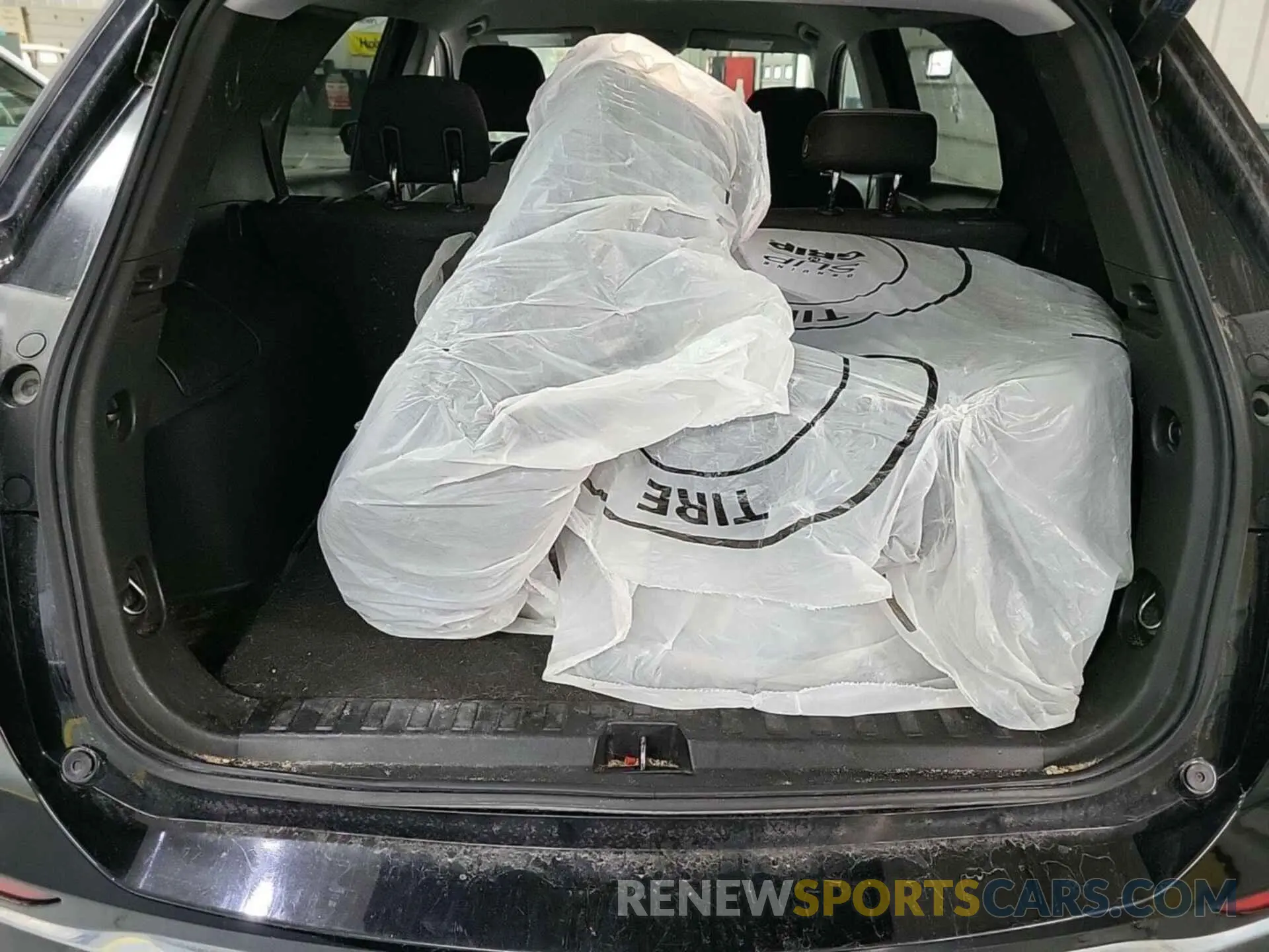 11 Photograph of a damaged car 2GNAXTEV1L6231840 CHEVROLET EQUINOX 2020